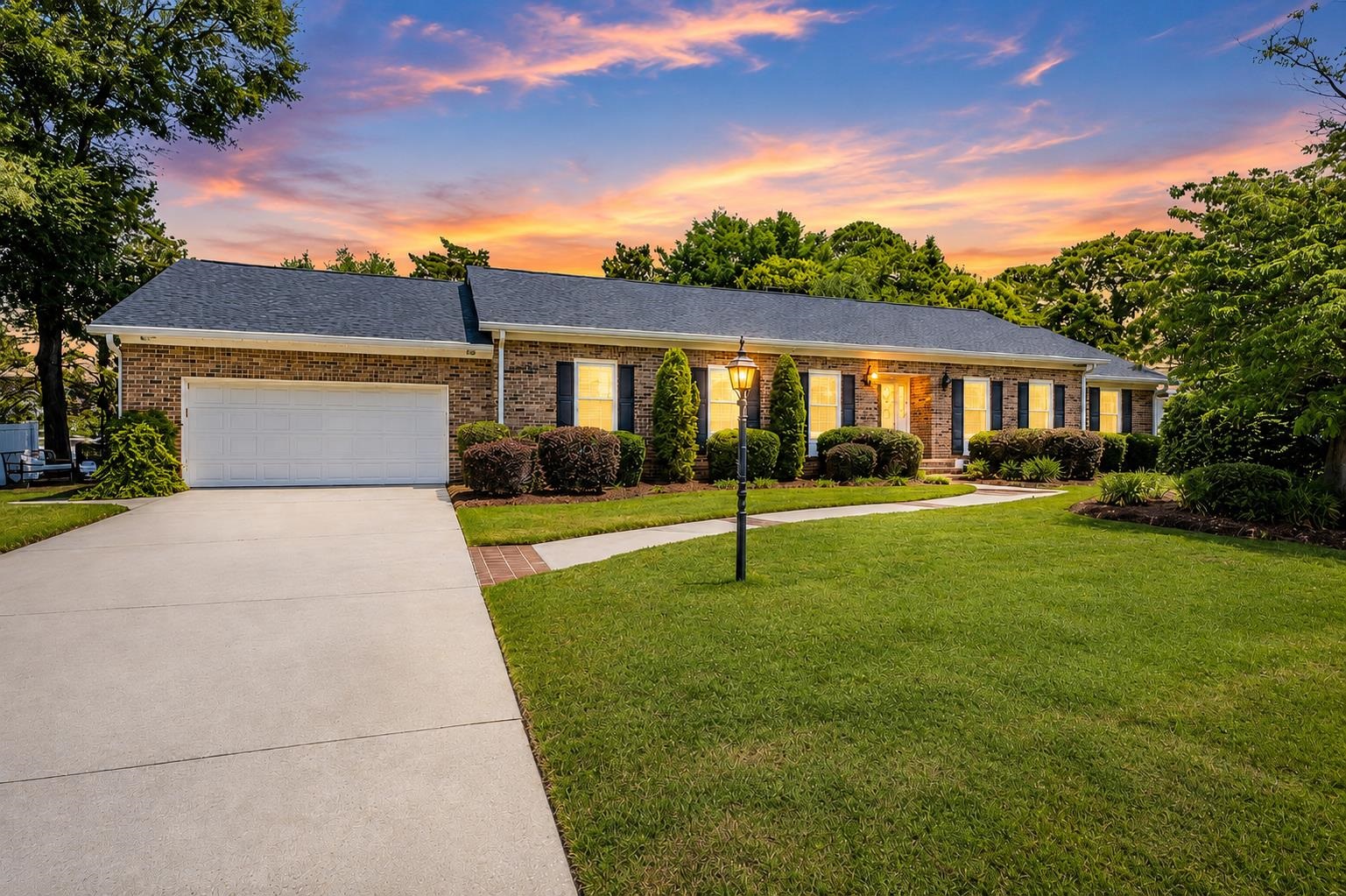 410 Pinecrest Dr. Property Photo 1