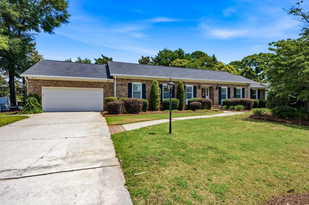 410 Pinecrest Dr. Property Photo 14