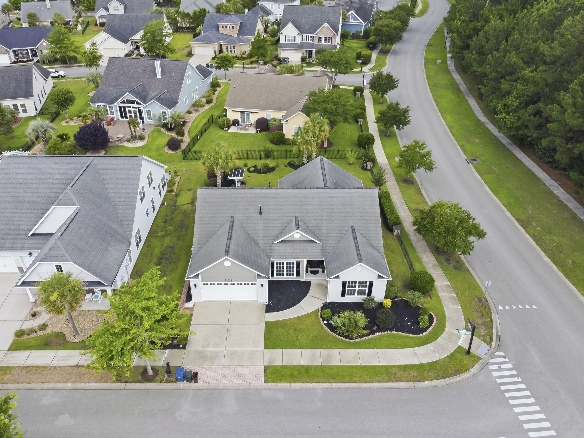 1101 Shire Way Property Photo 3