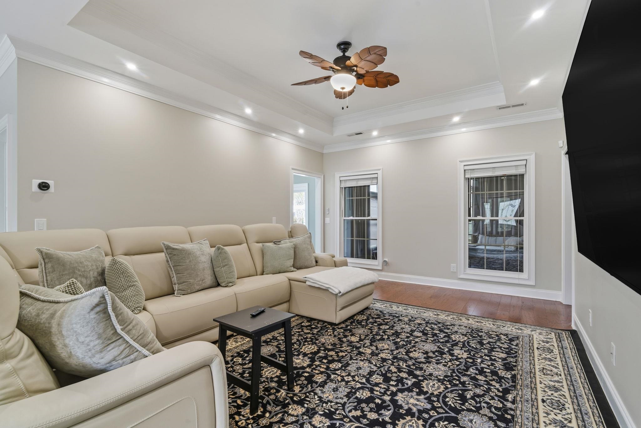 1101 Shire Way Property Photo 9