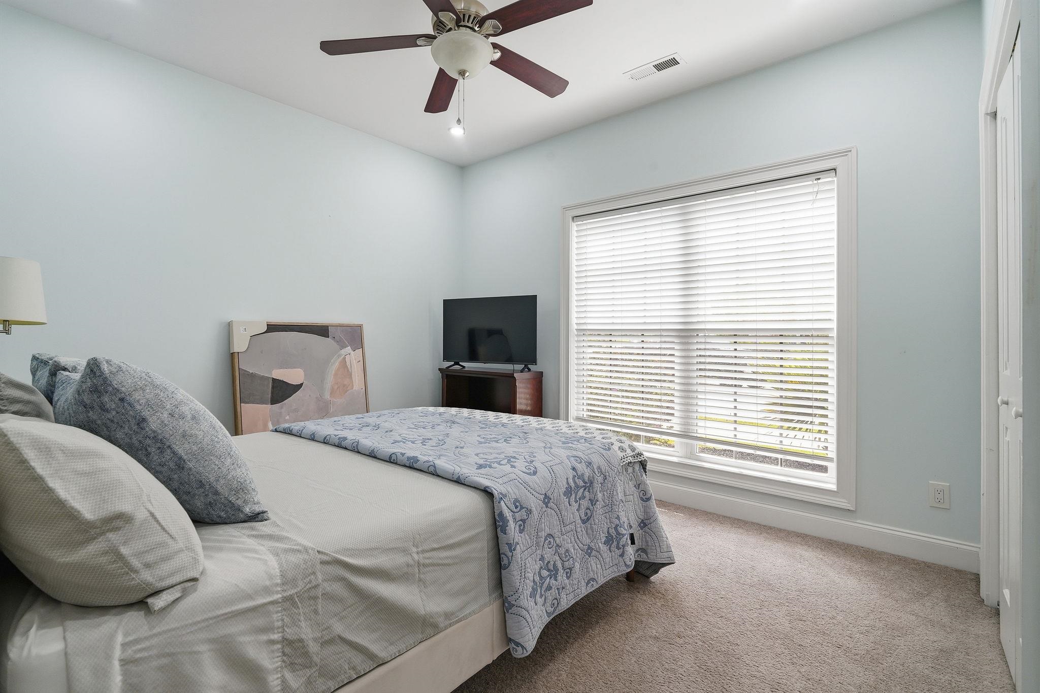 1101 Shire Way Property Photo 14