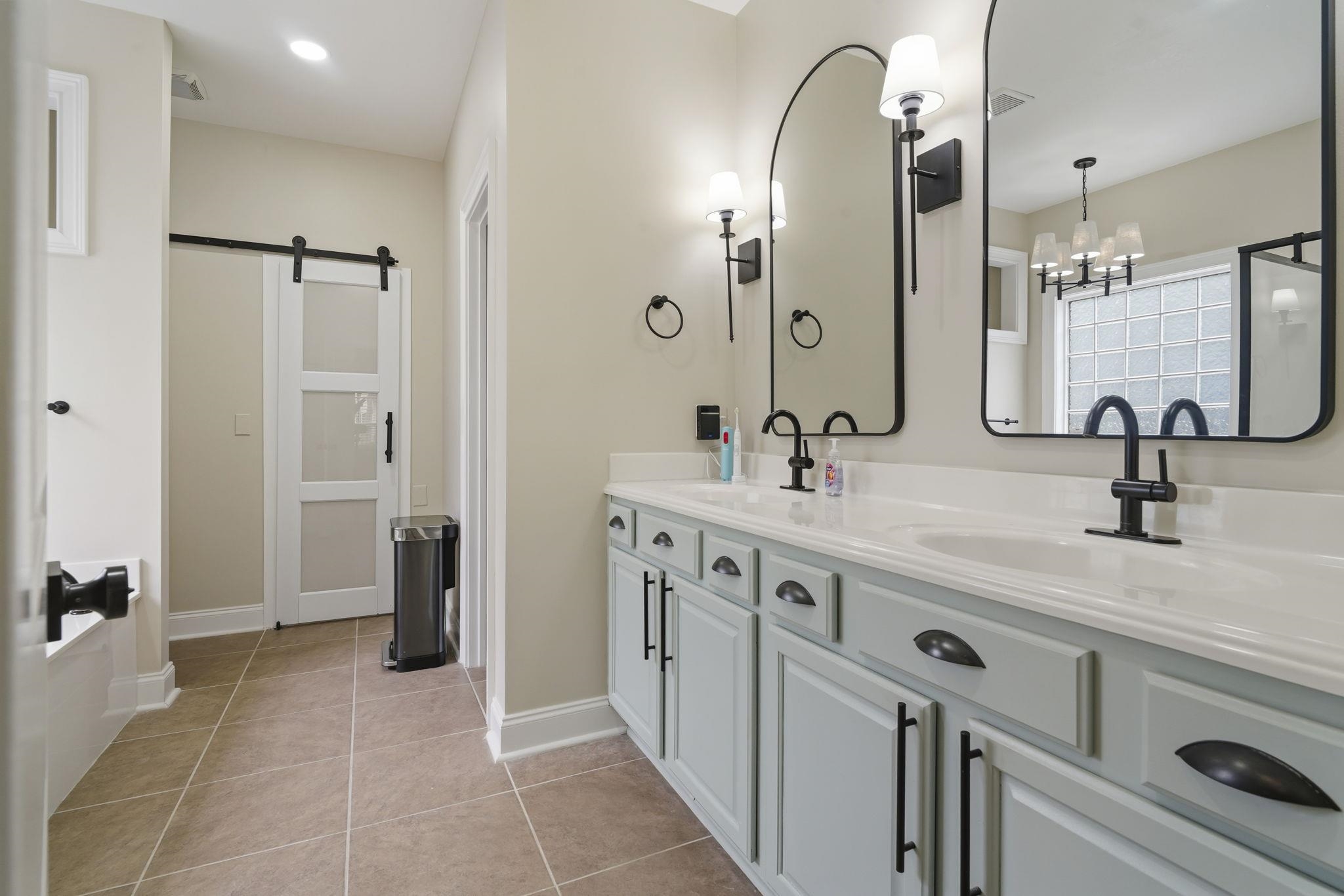 1101 Shire Way Property Photo 22