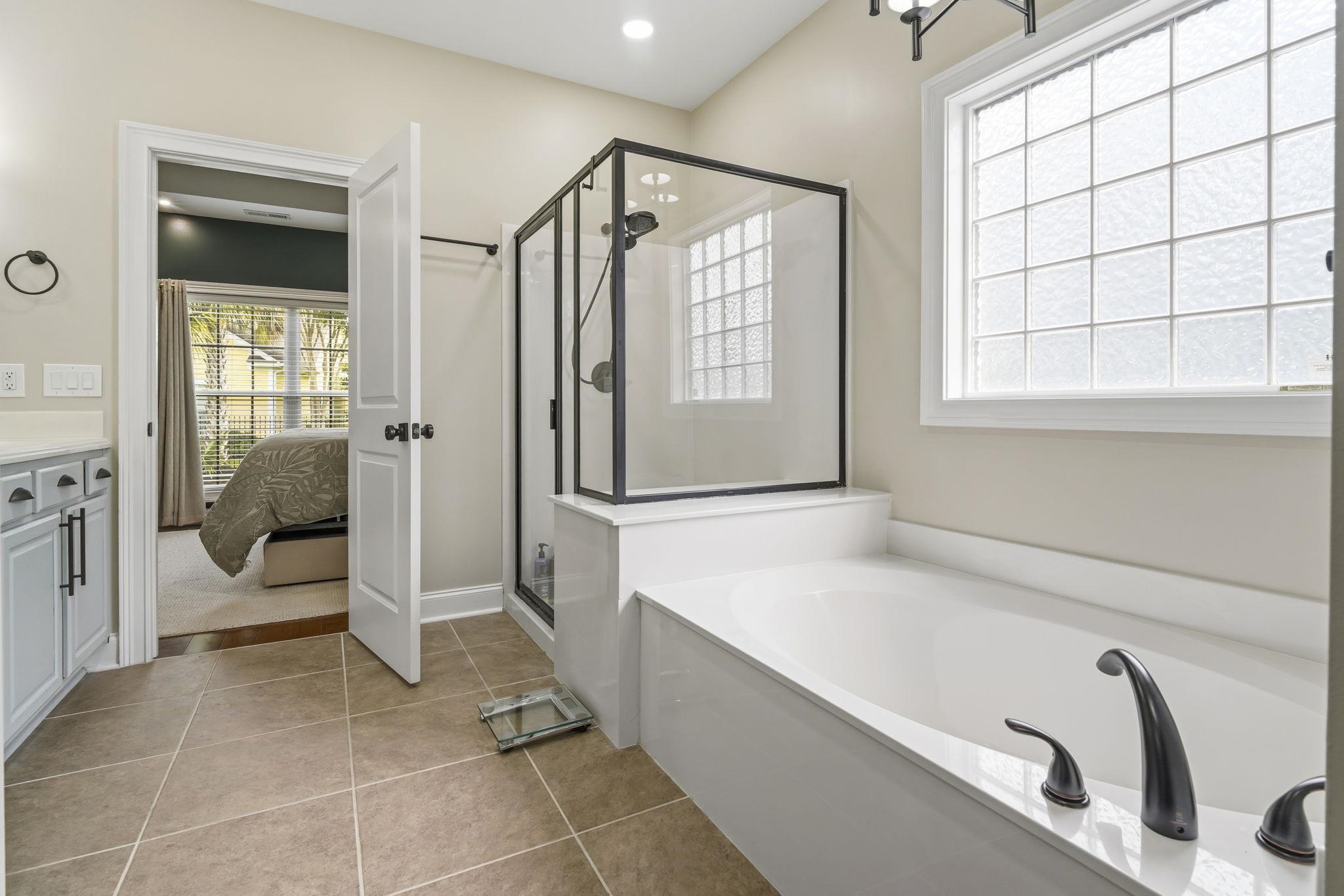 1101 Shire Way Property Photo 24