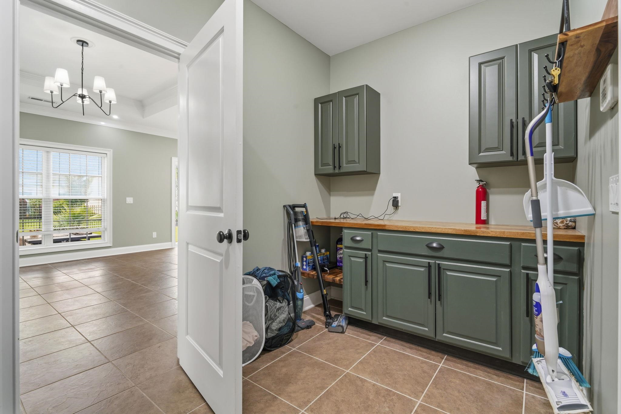 1101 Shire Way Property Photo 37