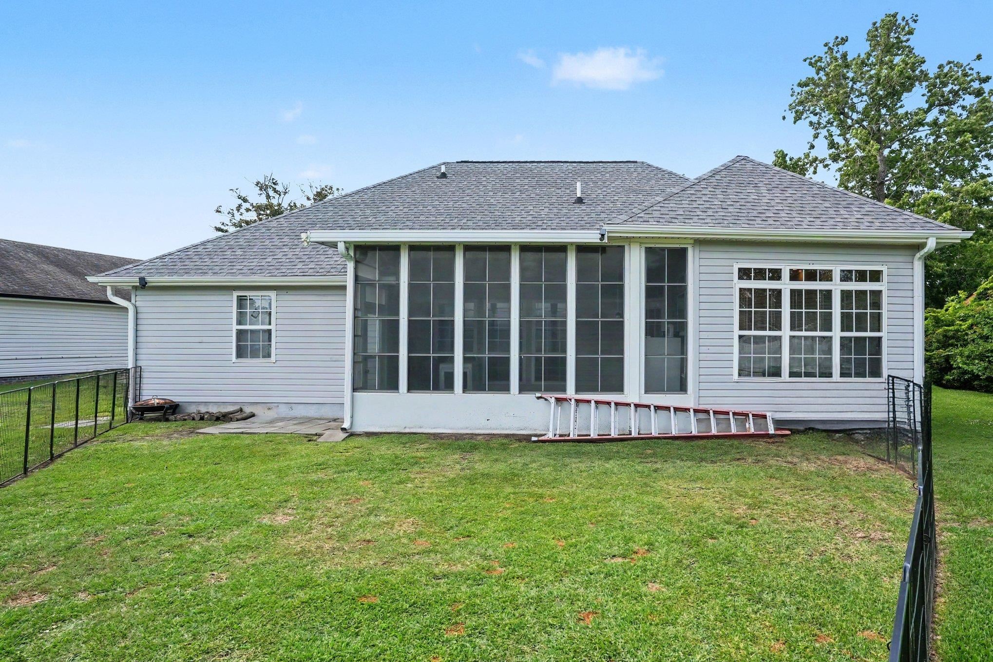 1110 Plantation Dr. Property Photo 28