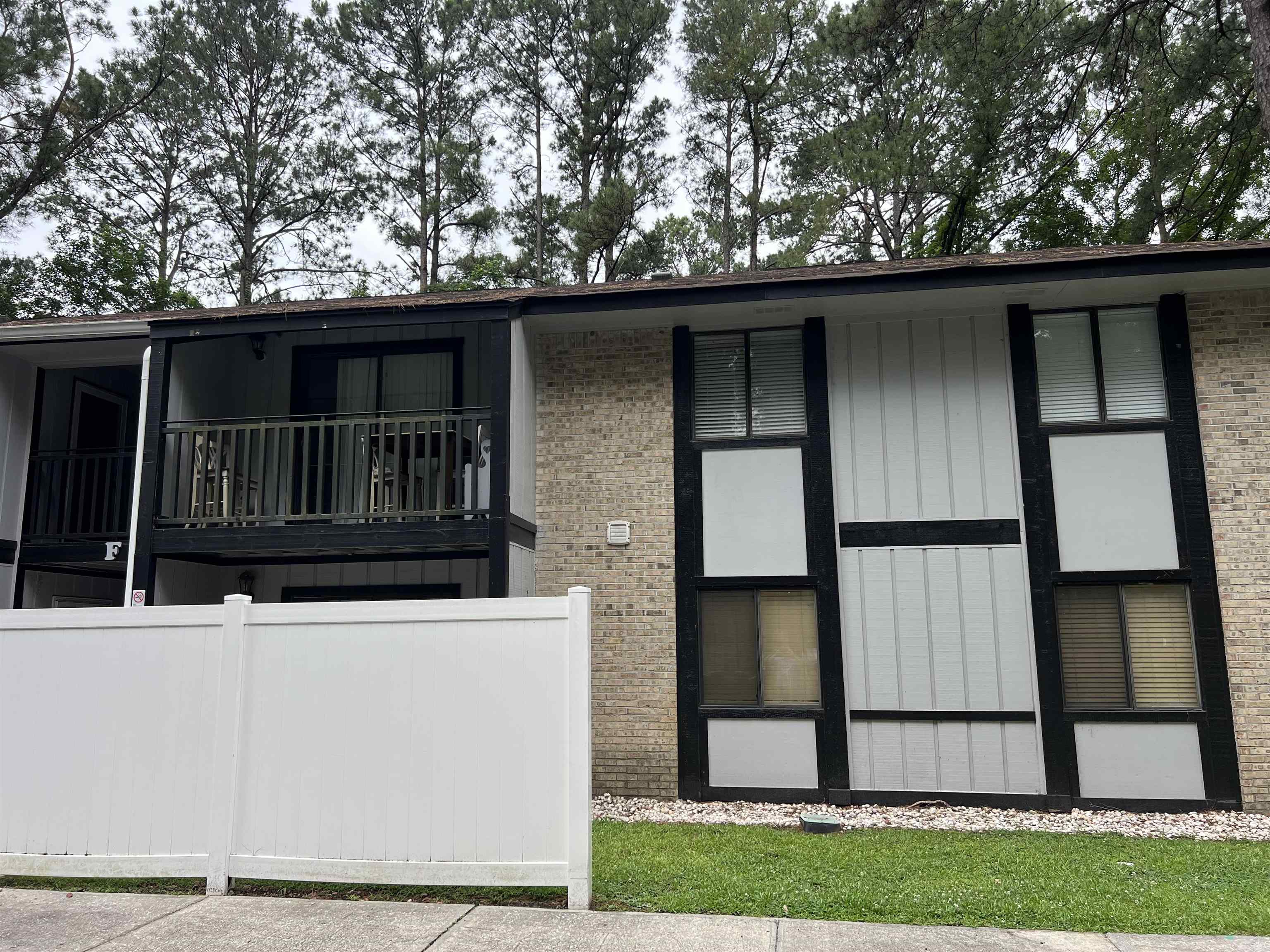 950 Forestbrook Rd.