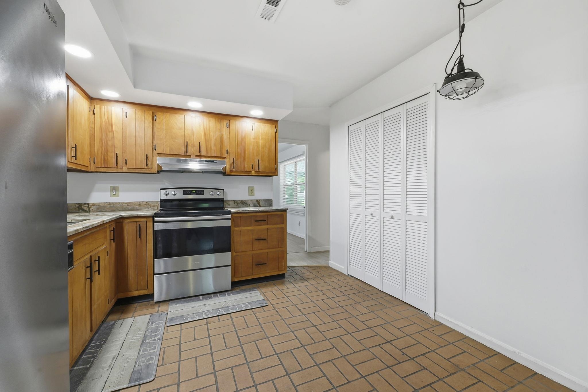 101 Quail Hollow Rd. Property Photo 5