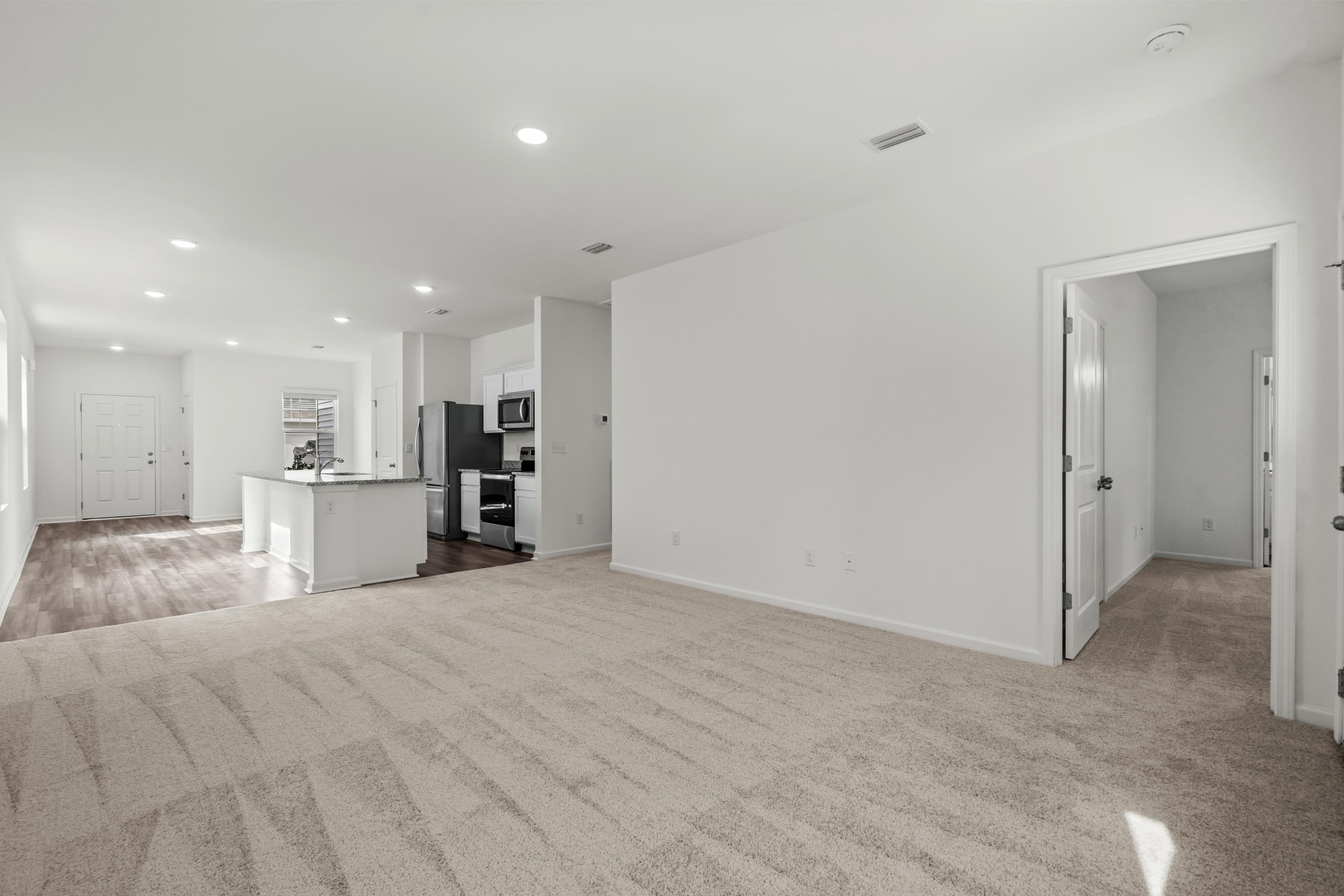 563 Silver Pidgeon St Property Photo 16