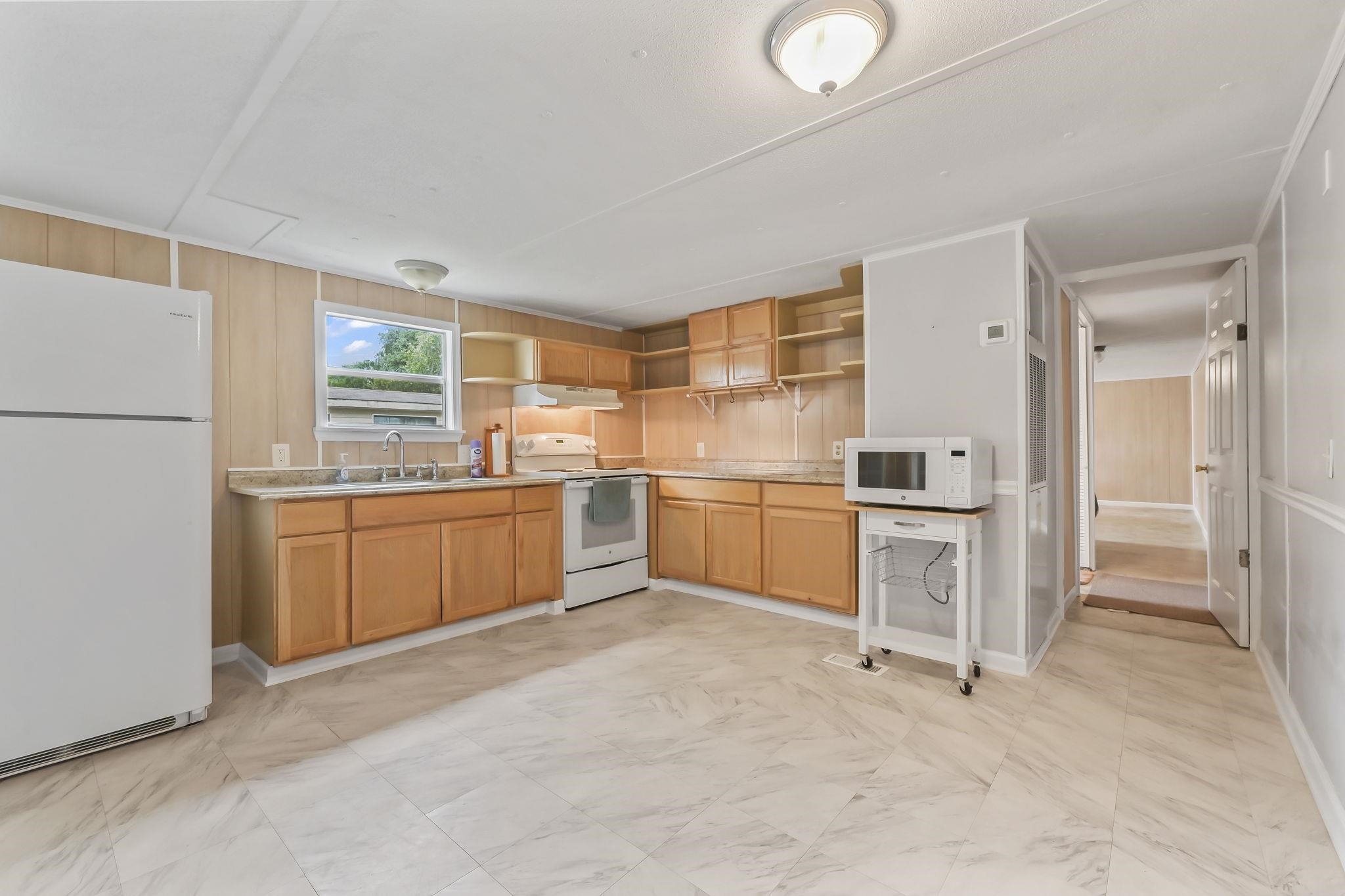136 Crooked Island Circle Property Photo 10