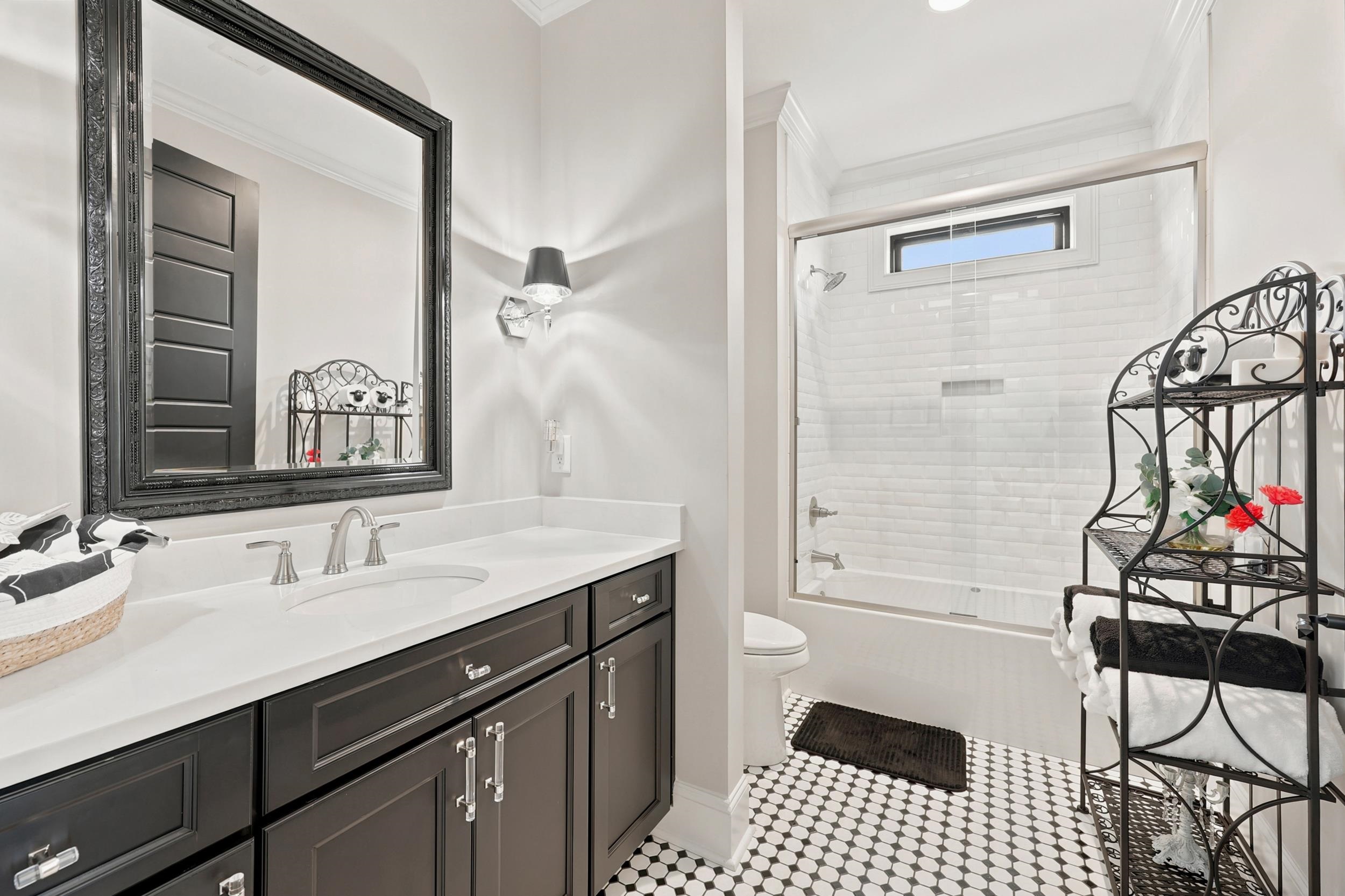 547 Bannockburn Rd. Property Photo 28