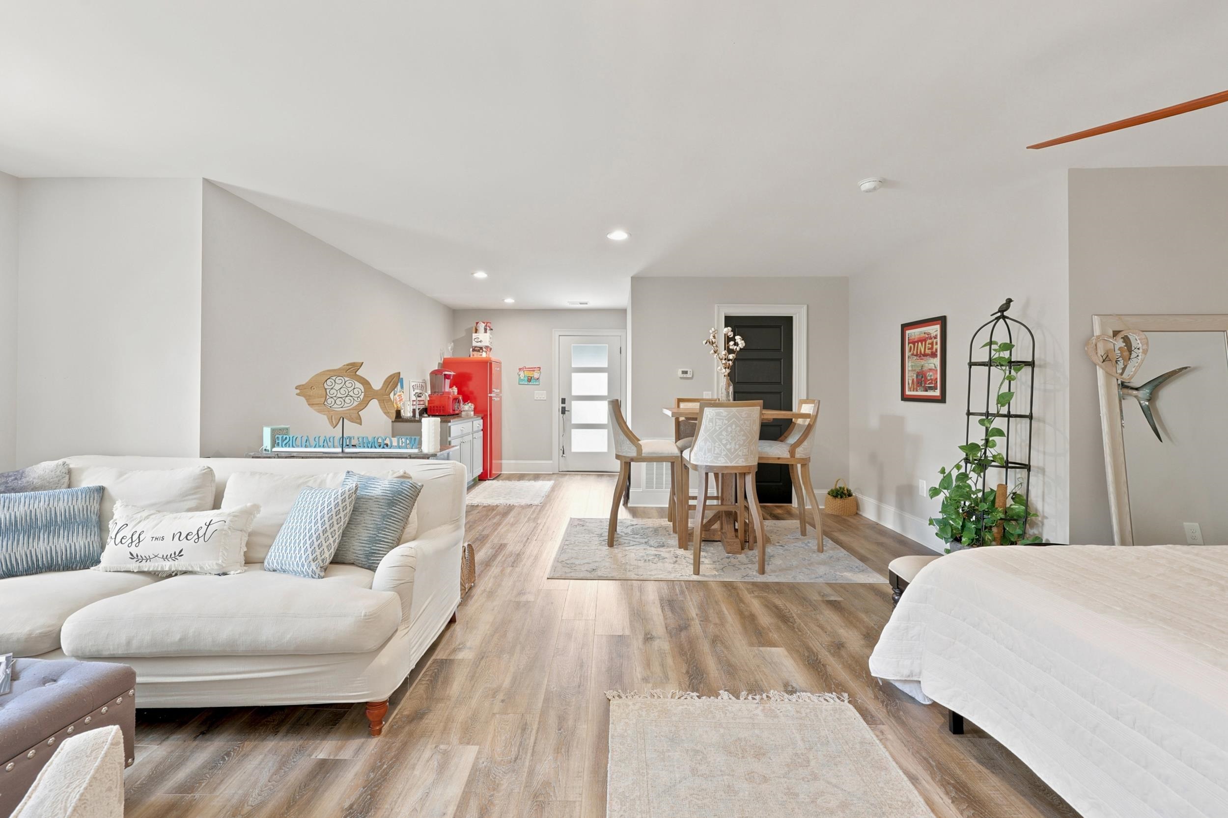 547 Bannockburn Rd. Property Photo 34
