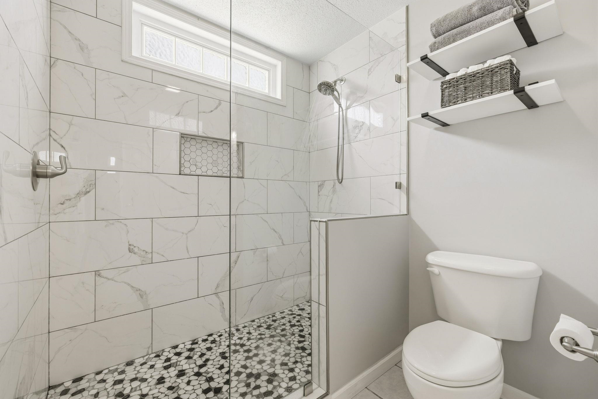 107 Rambling Rose Dr. Property Photo 18