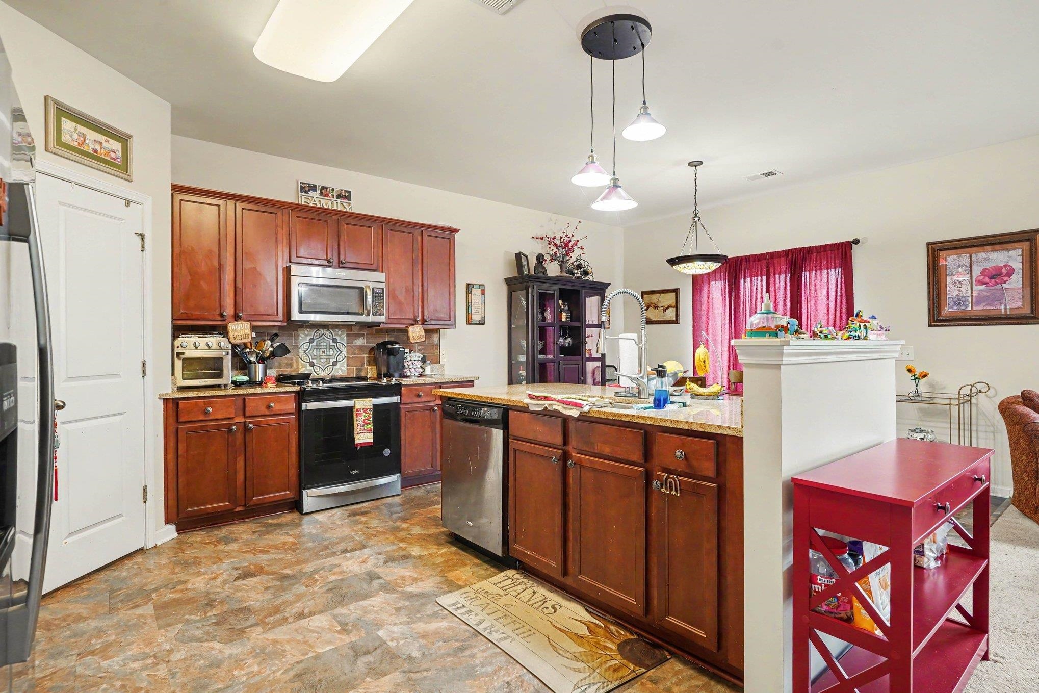 1041 Balmore Dr. Property Photo 5