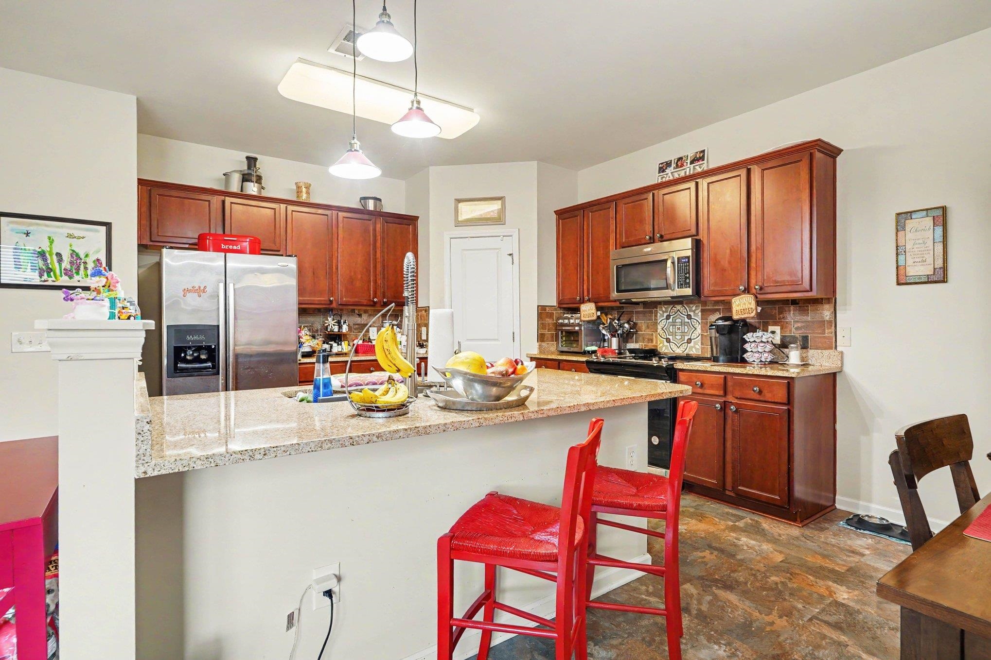 1041 Balmore Dr. Property Photo 6