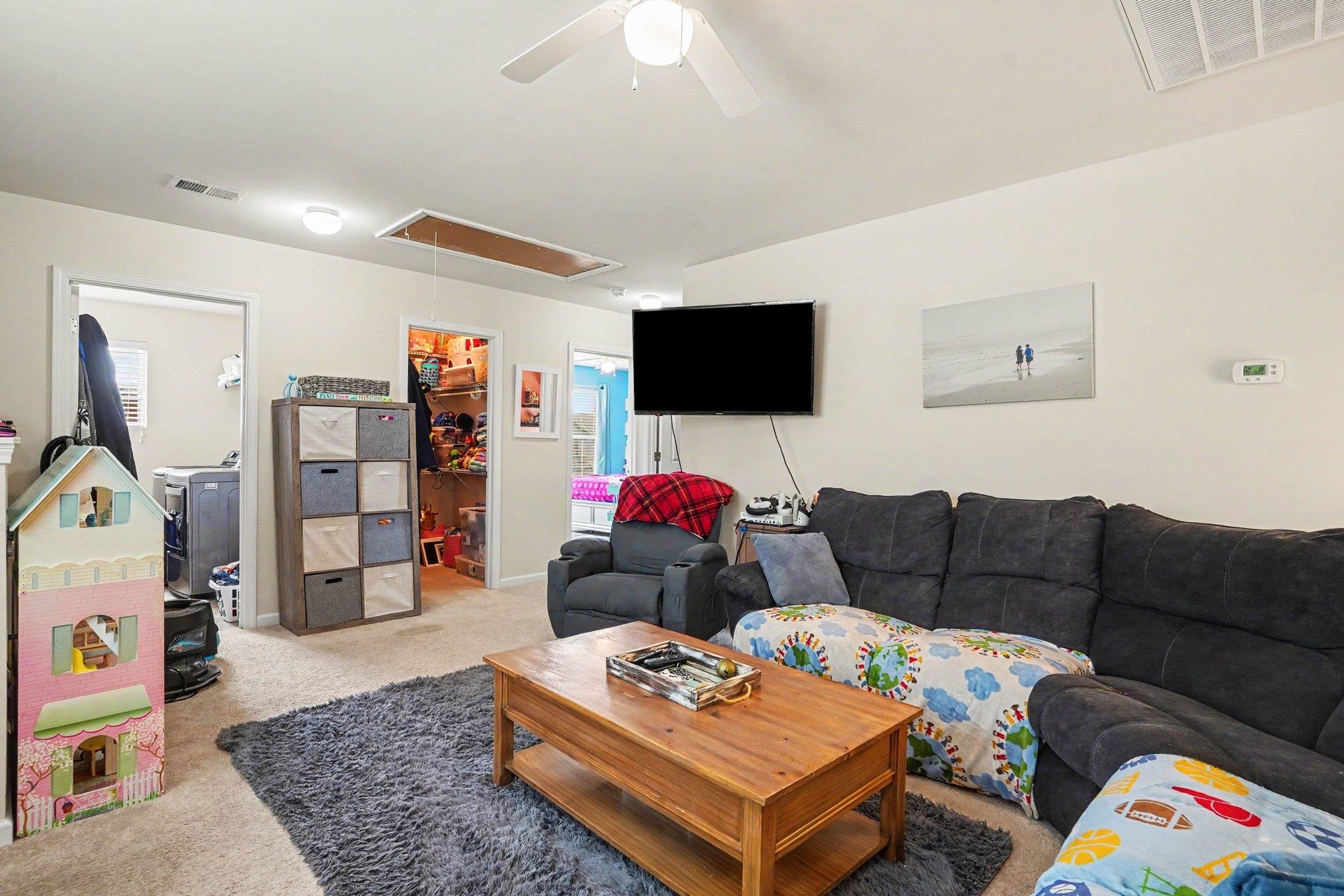 1041 Balmore Dr. Property Photo 12