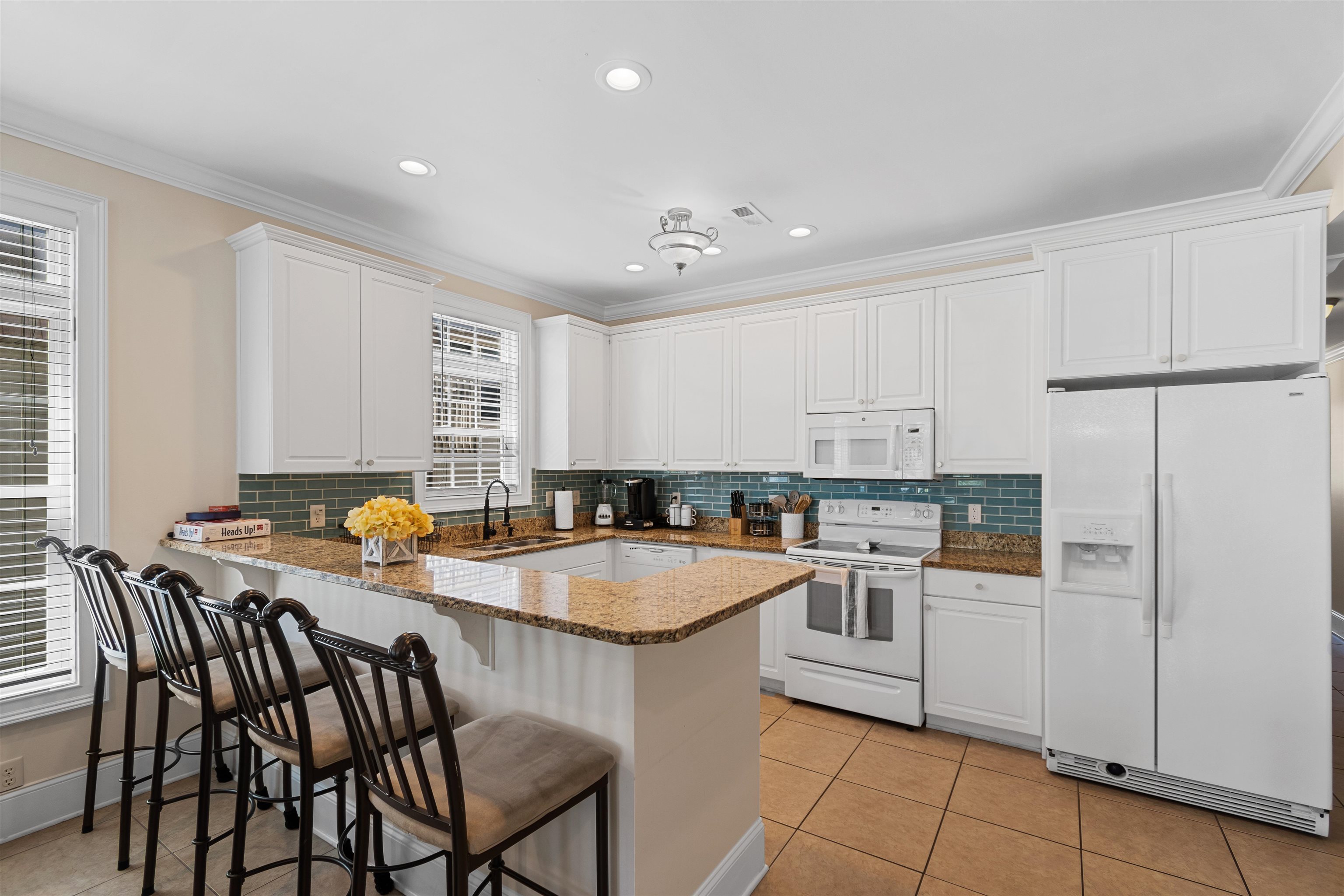 4620 Surf St. Property Photo 5