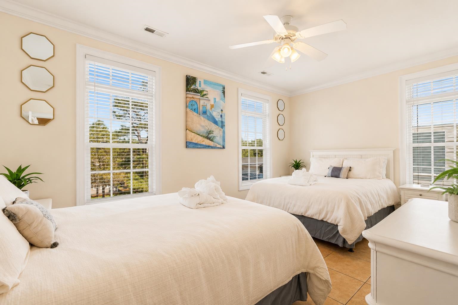 4620 Surf St. Property Photo 10