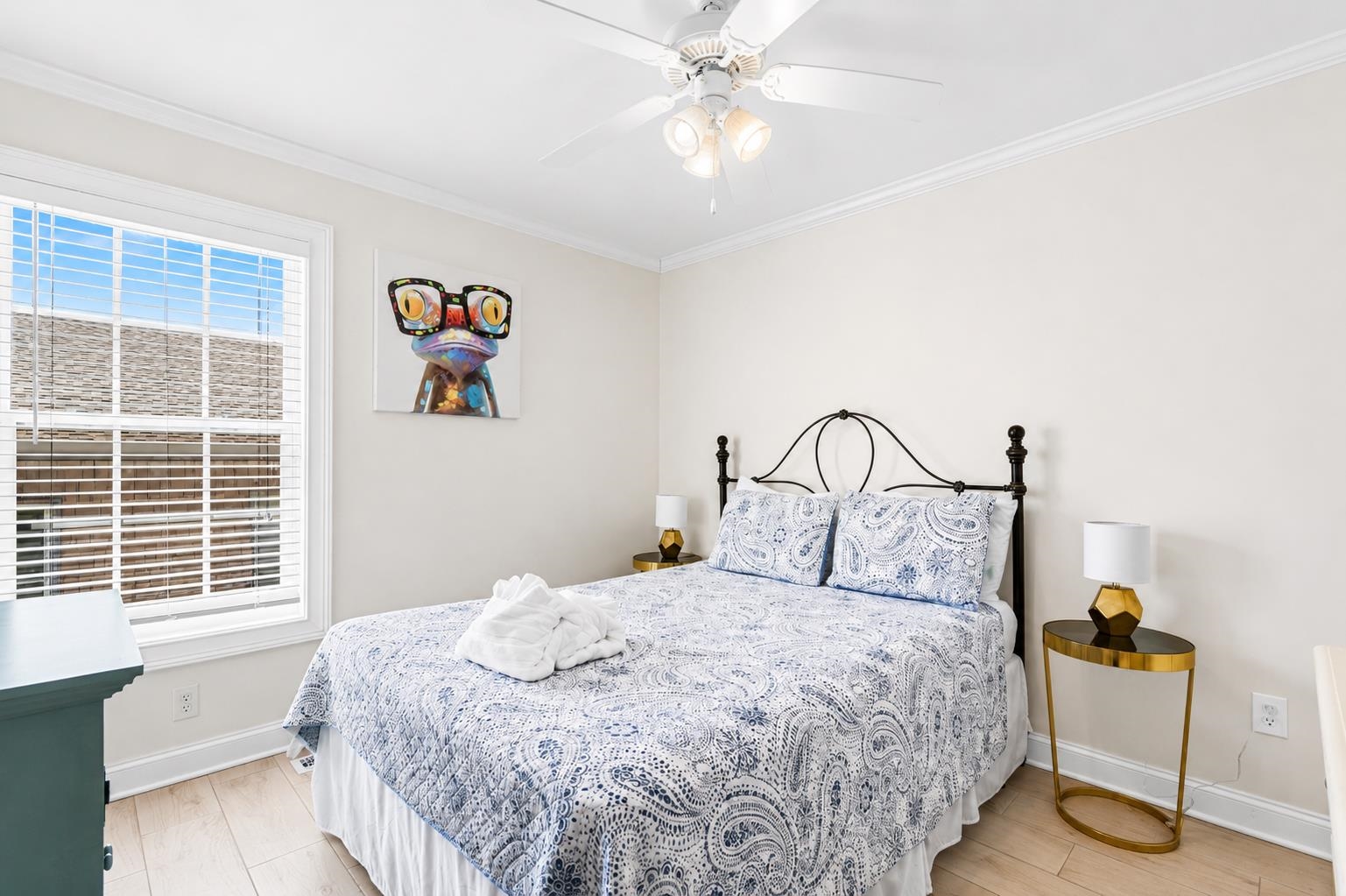 4620 Surf St. Property Photo 14