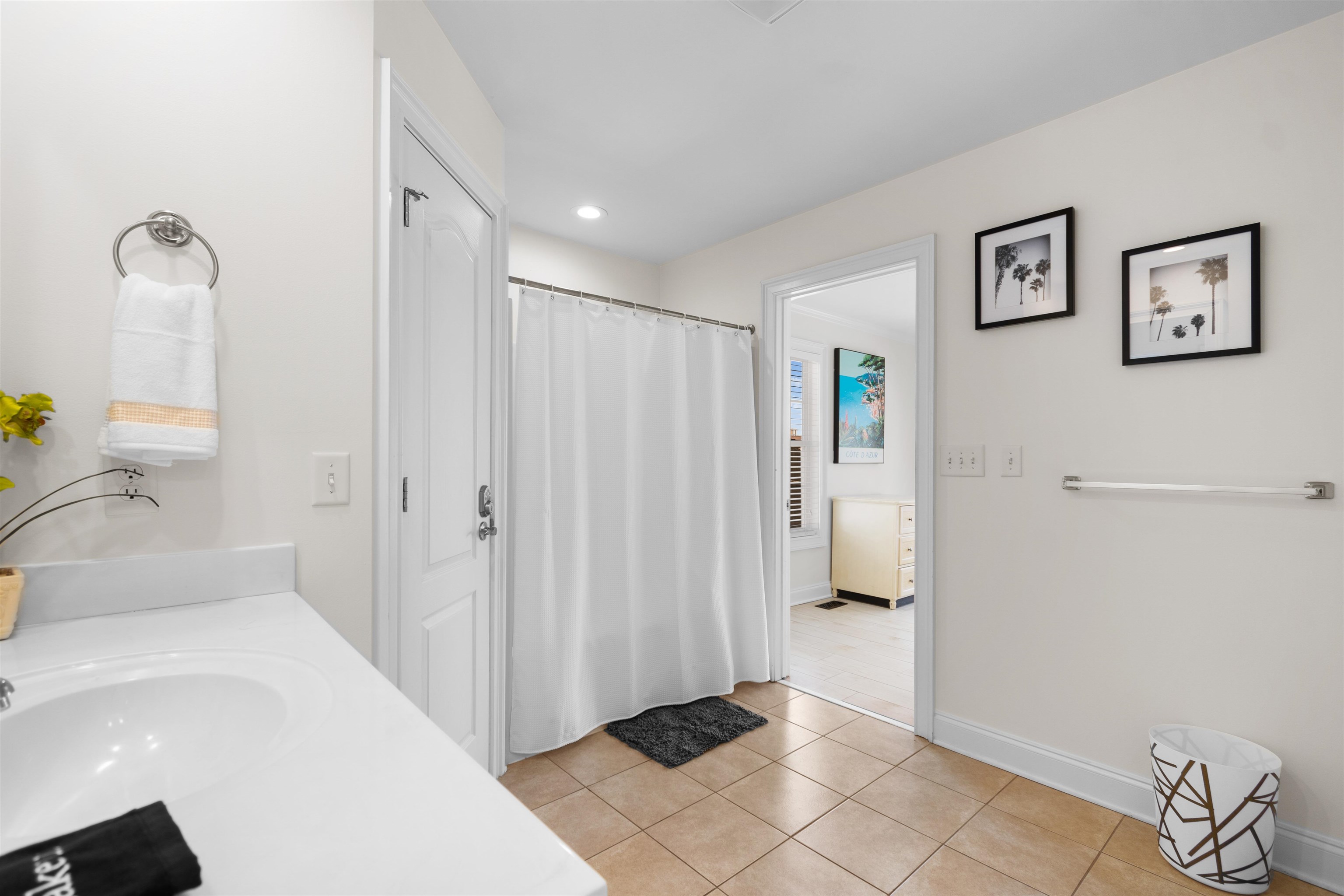 4620 Surf St. Property Photo 17