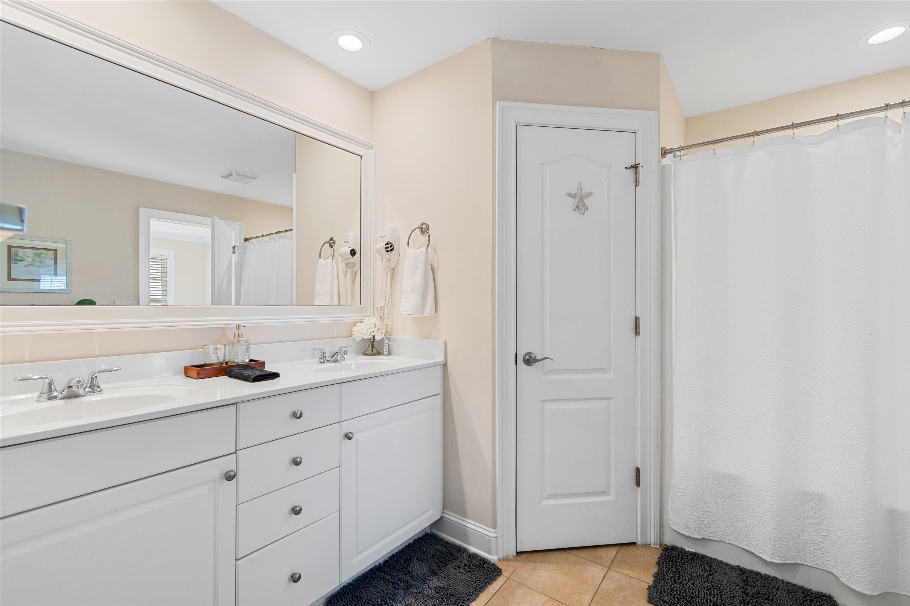 4620 Surf St. Property Photo 18