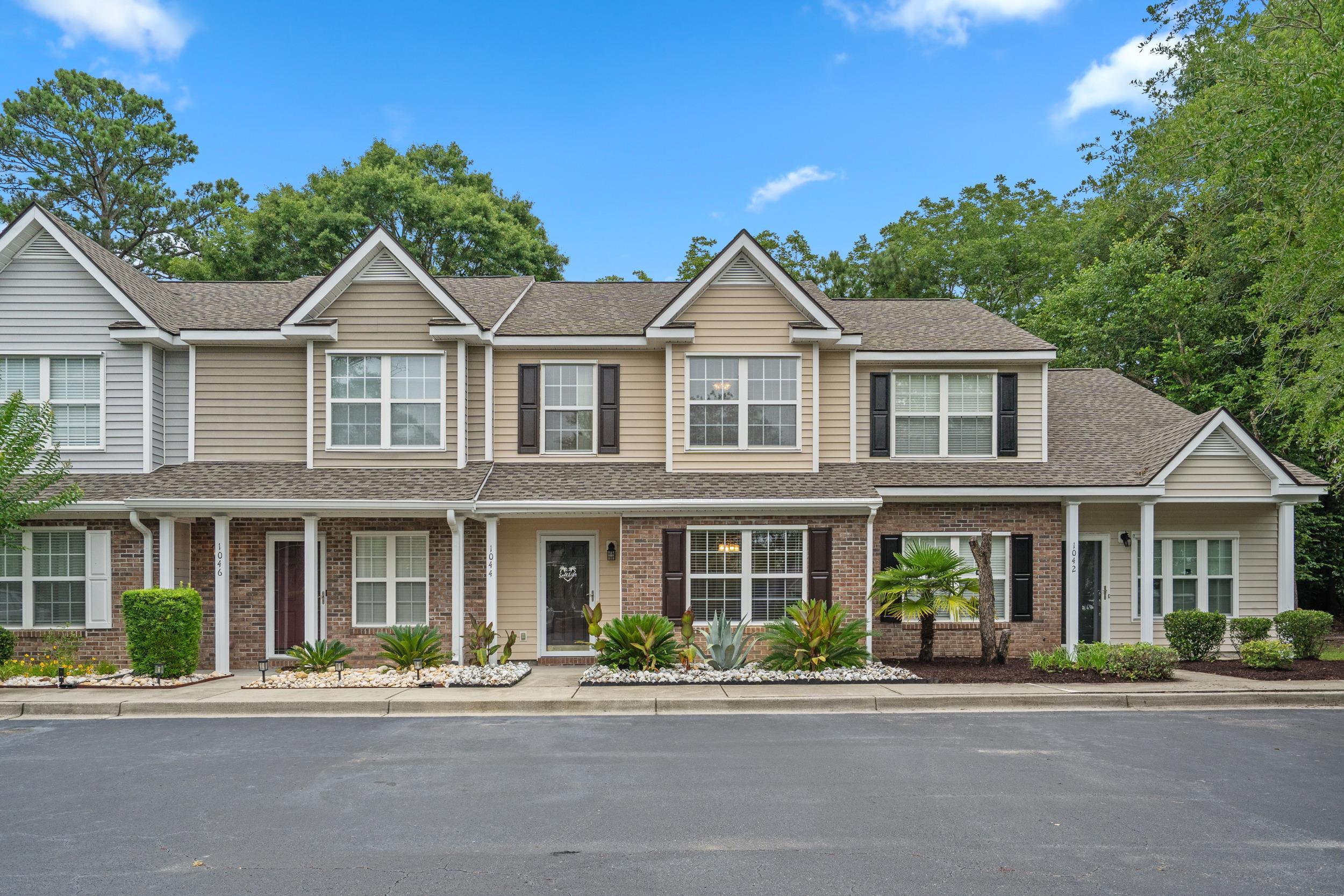 1044 Portico Loop Property Photo 1