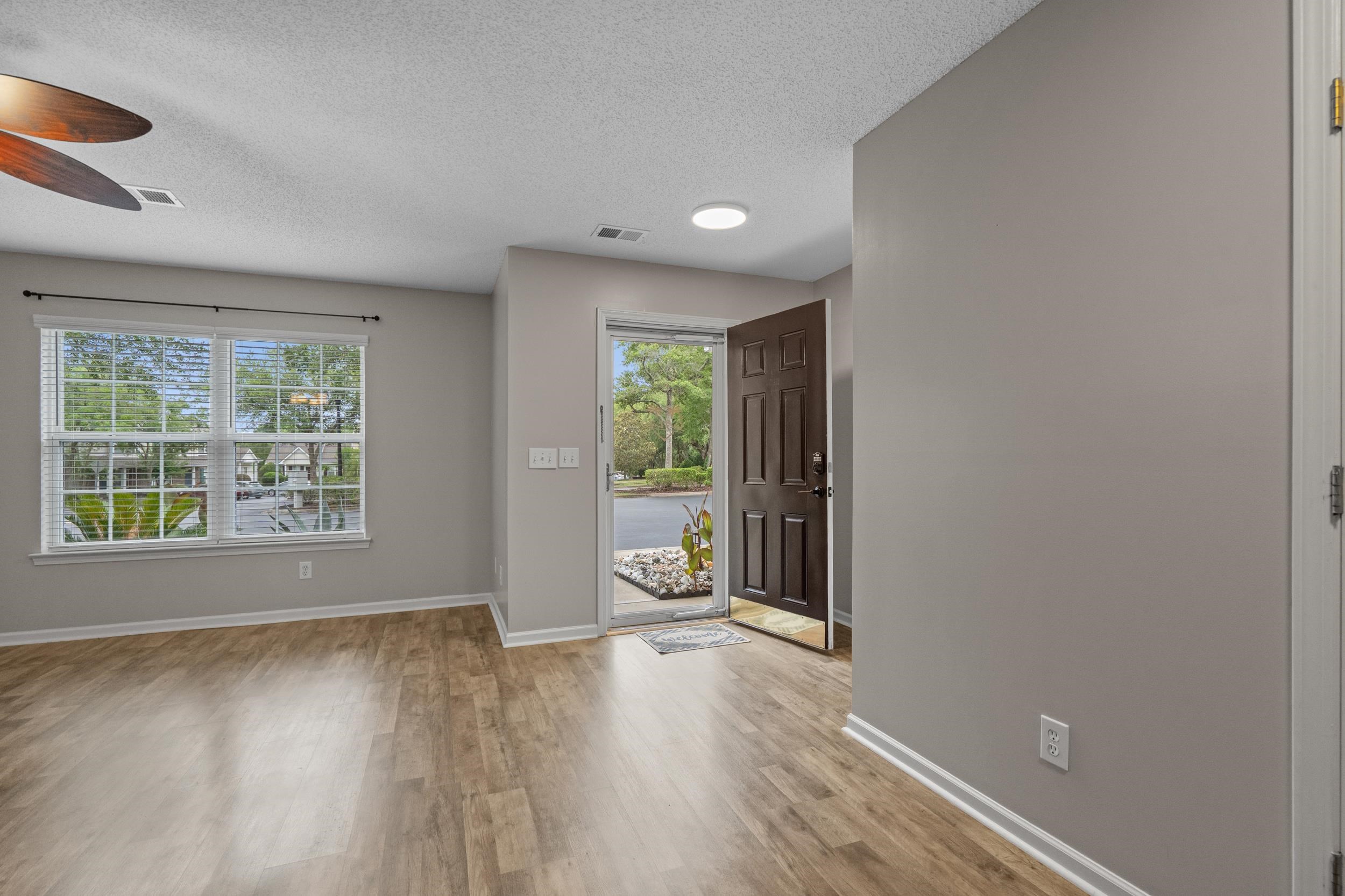 1044 Portico Loop Property Photo 5