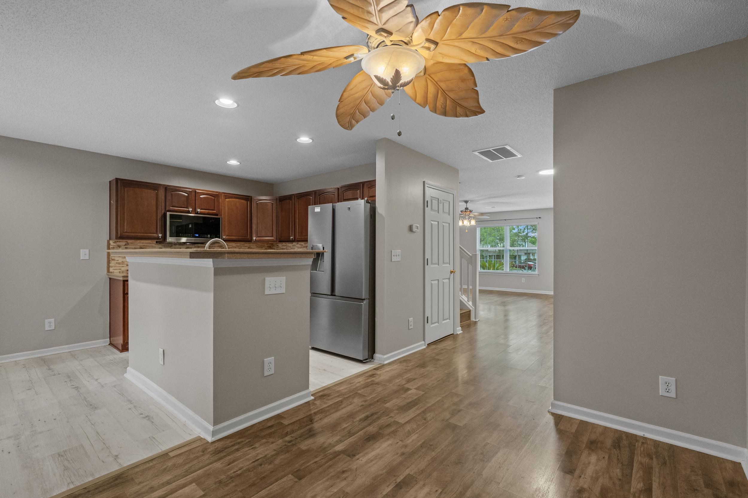 1044 Portico Loop Property Photo 8