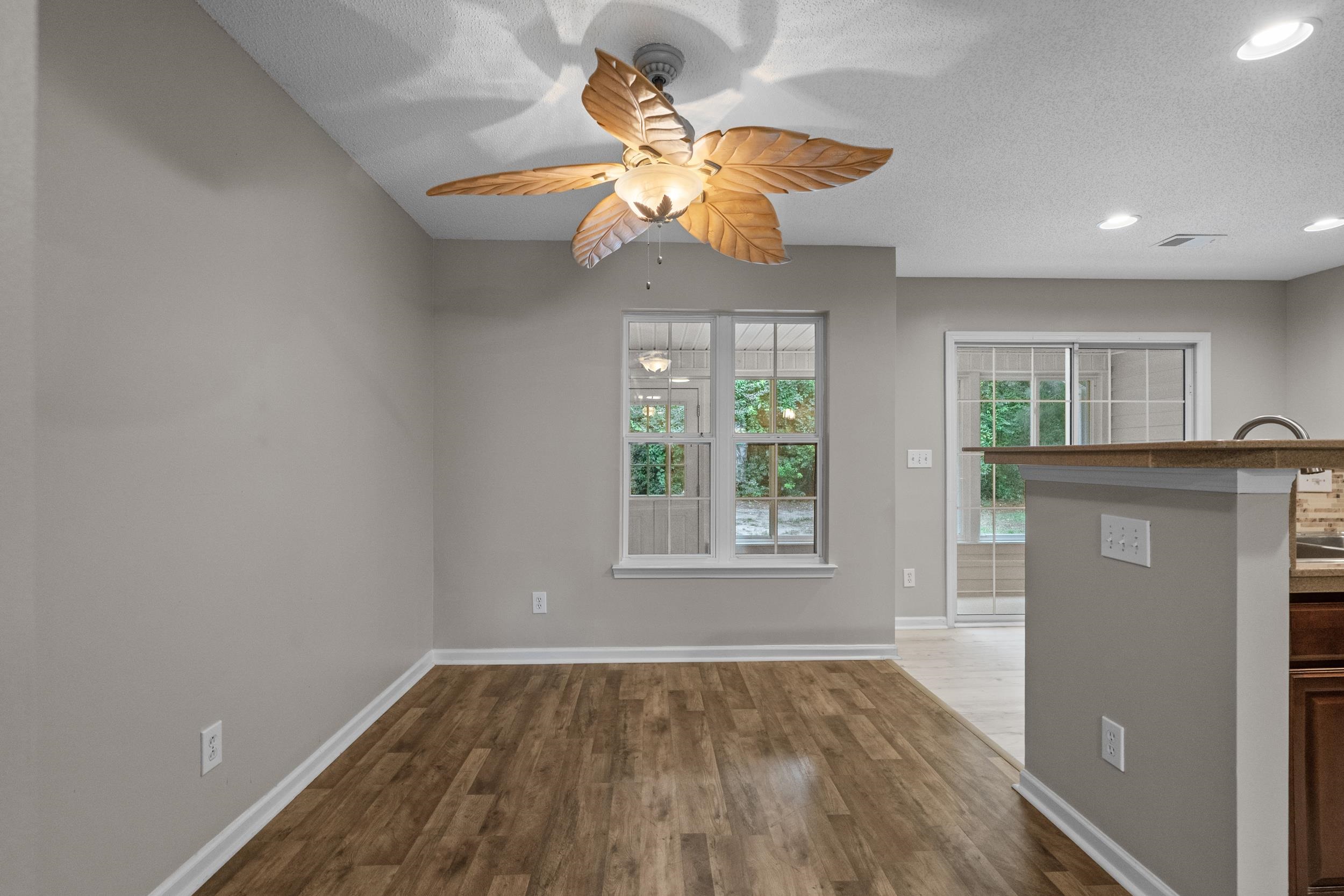 1044 Portico Loop Property Photo 9