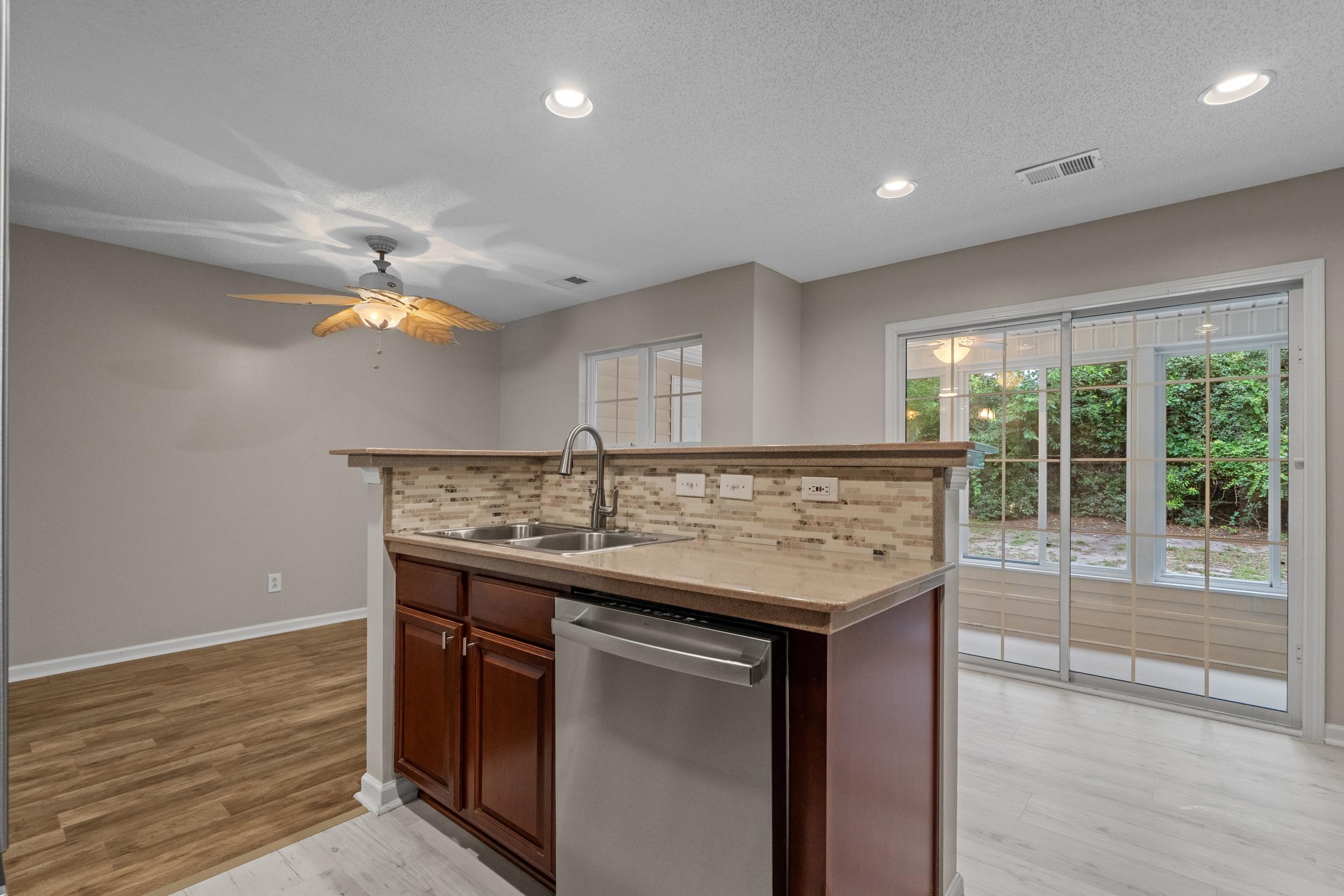 1044 Portico Loop Property Photo 13