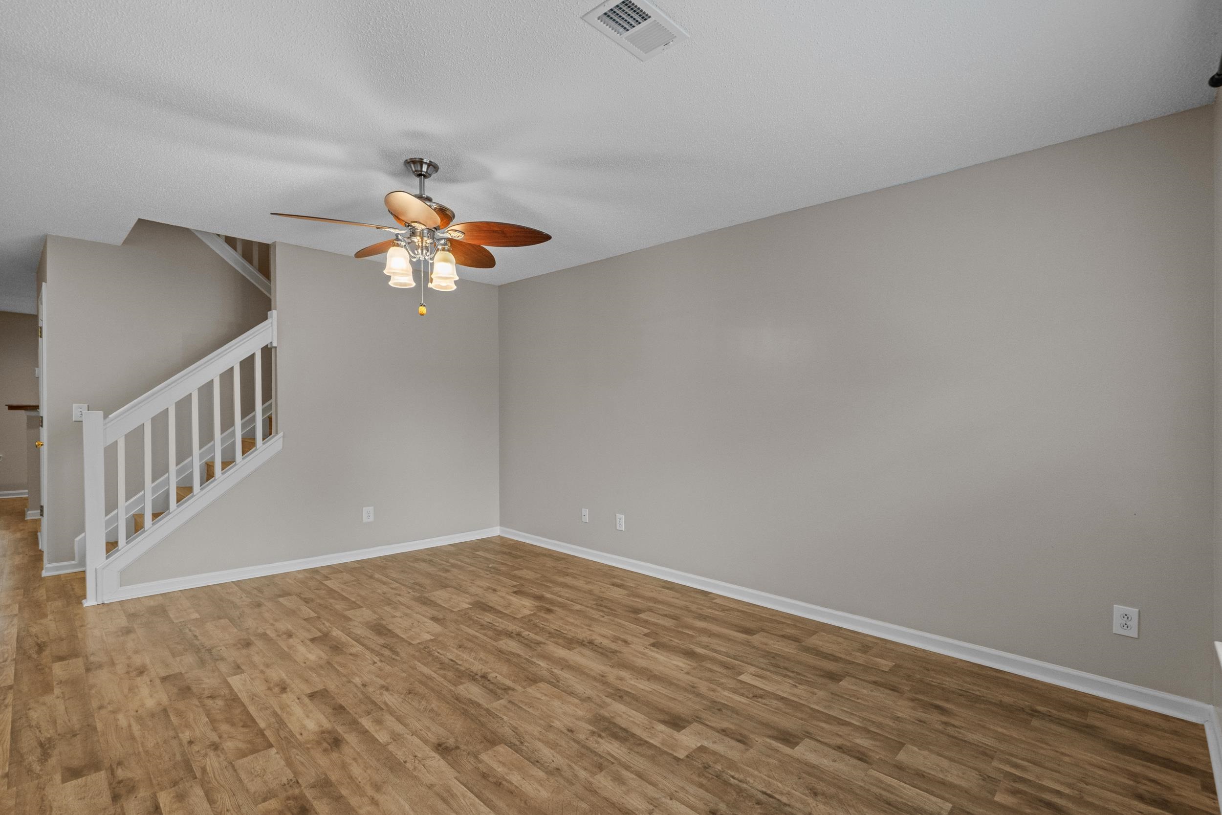 1044 Portico Loop Property Photo 16