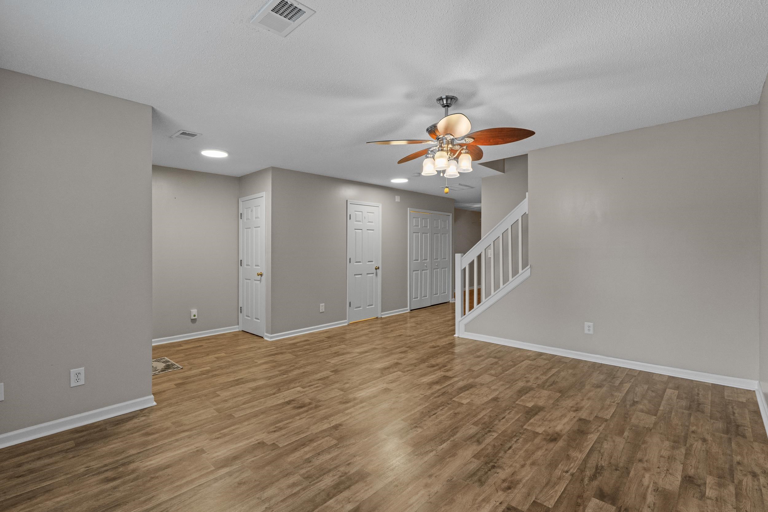 1044 Portico Loop Property Photo 17
