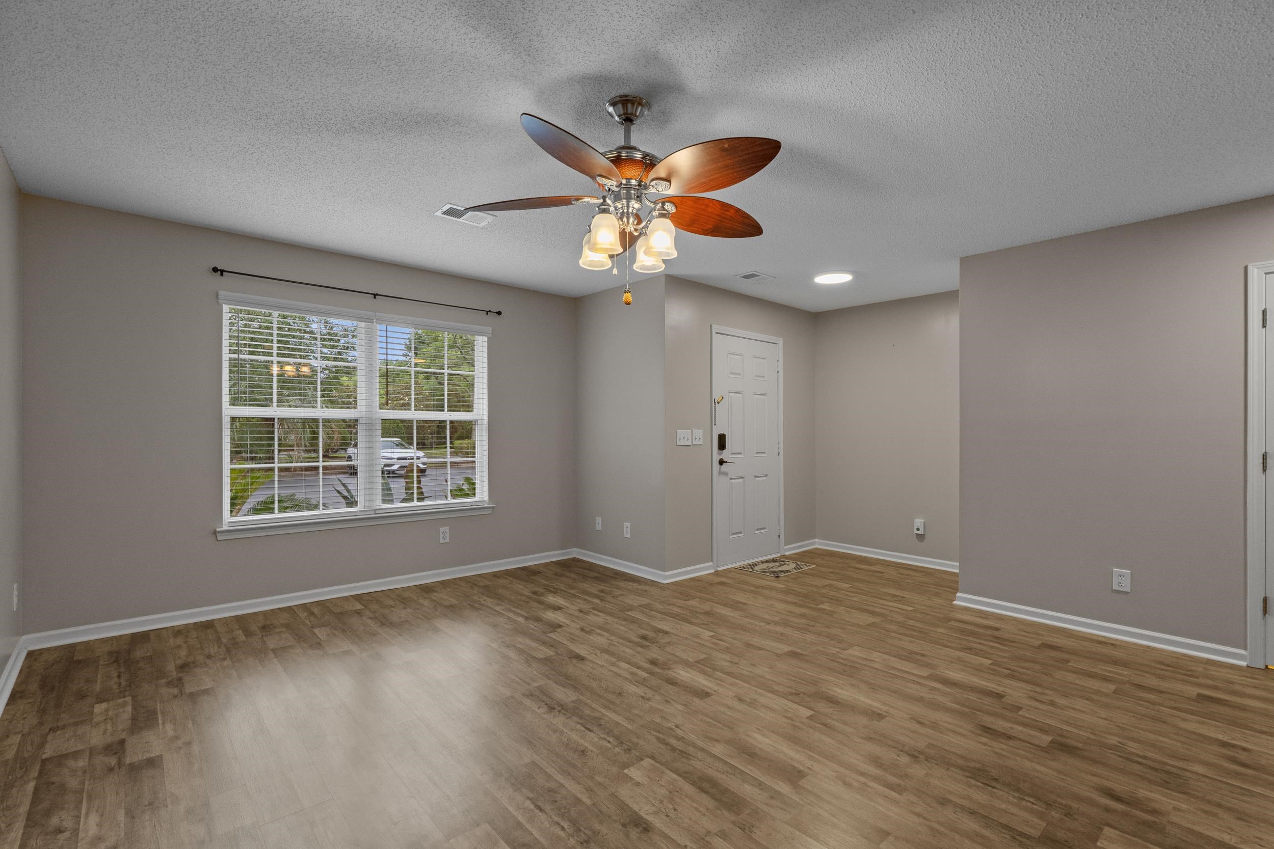 1044 Portico Loop Property Photo 18