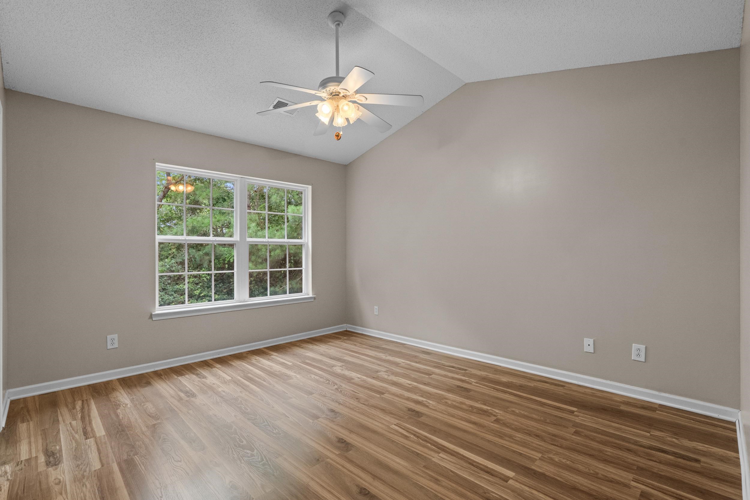 1044 Portico Loop Property Photo 22