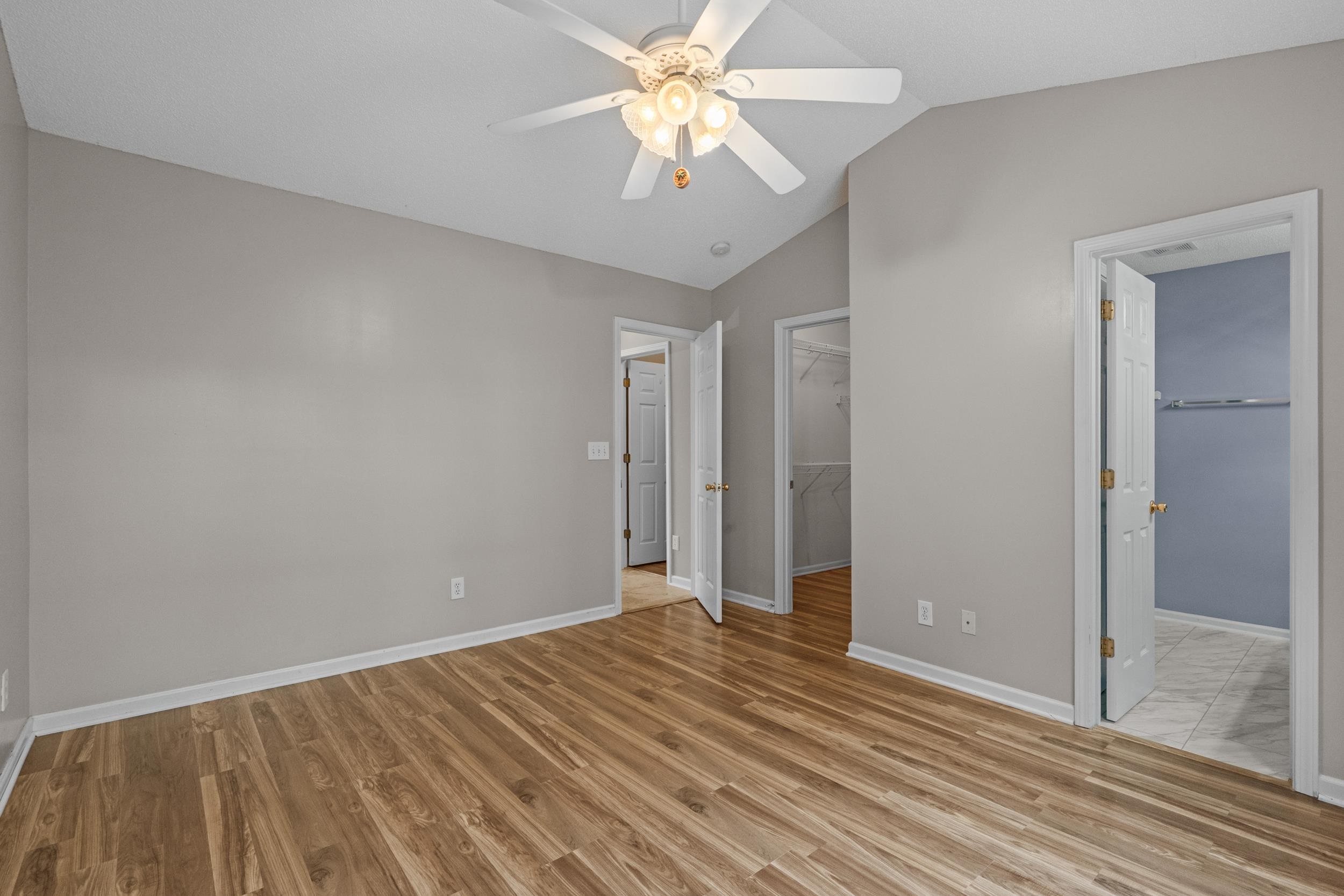 1044 Portico Loop Property Photo 23