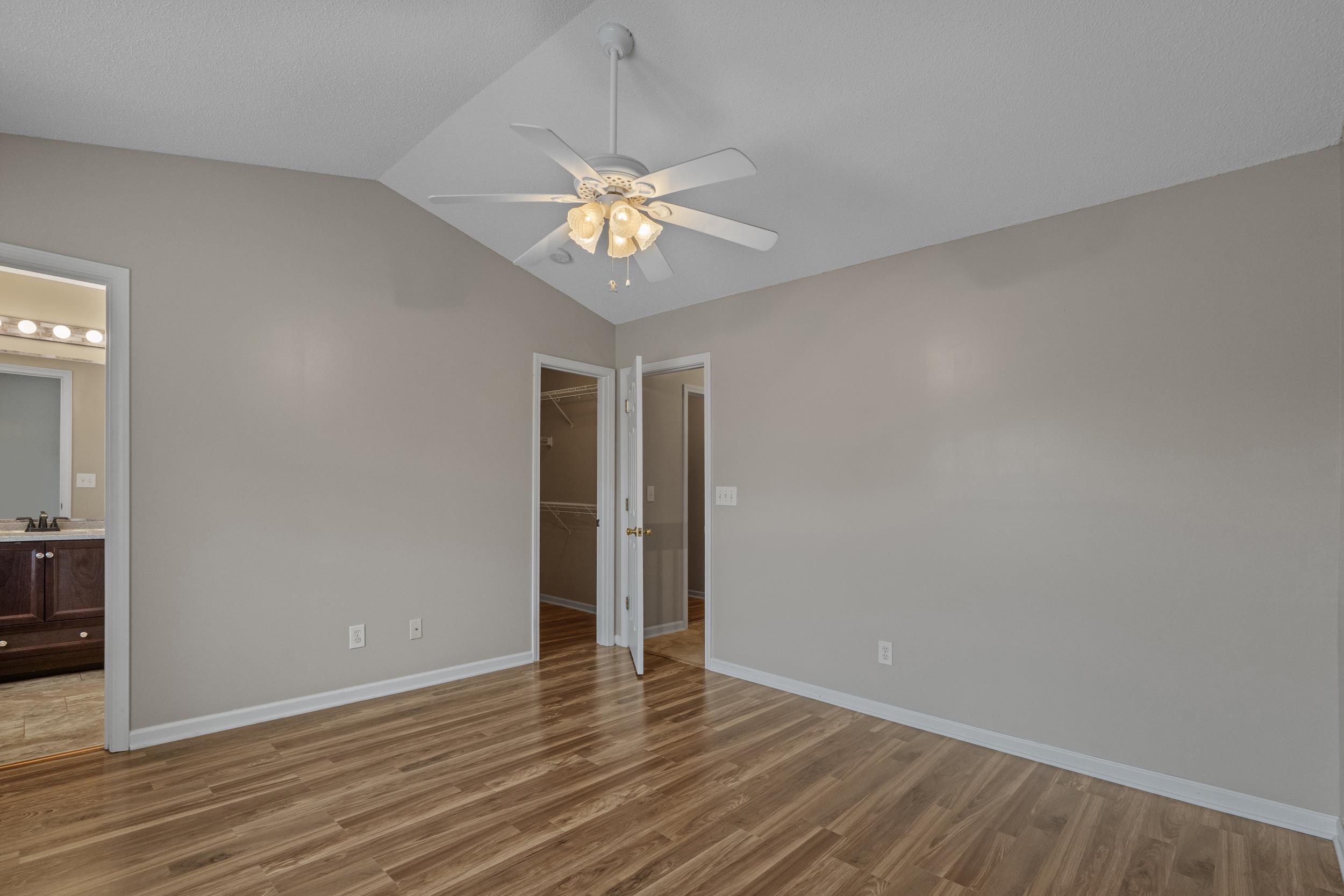 1044 Portico Loop Property Photo 28