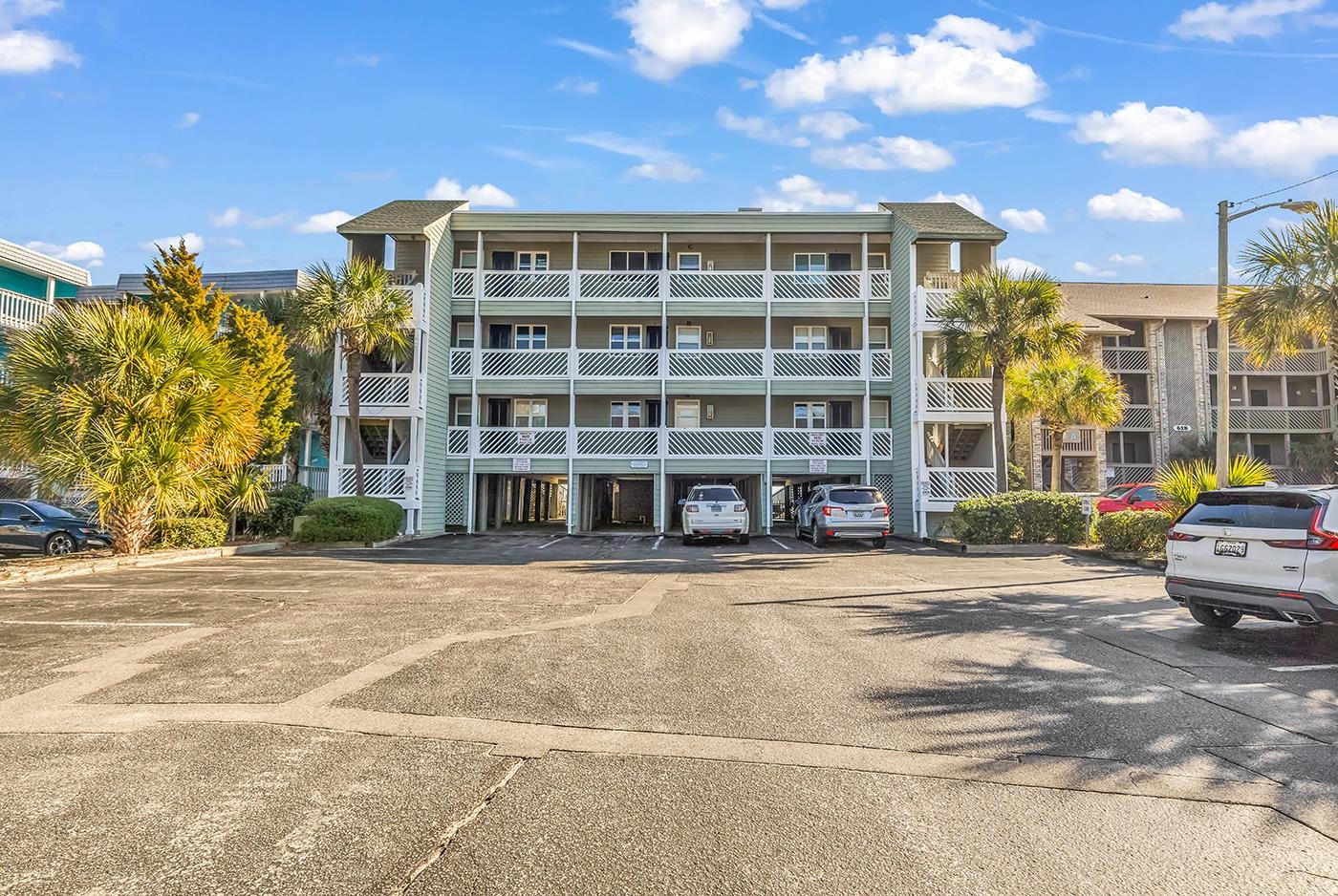 624 N Waccamaw Dr.
