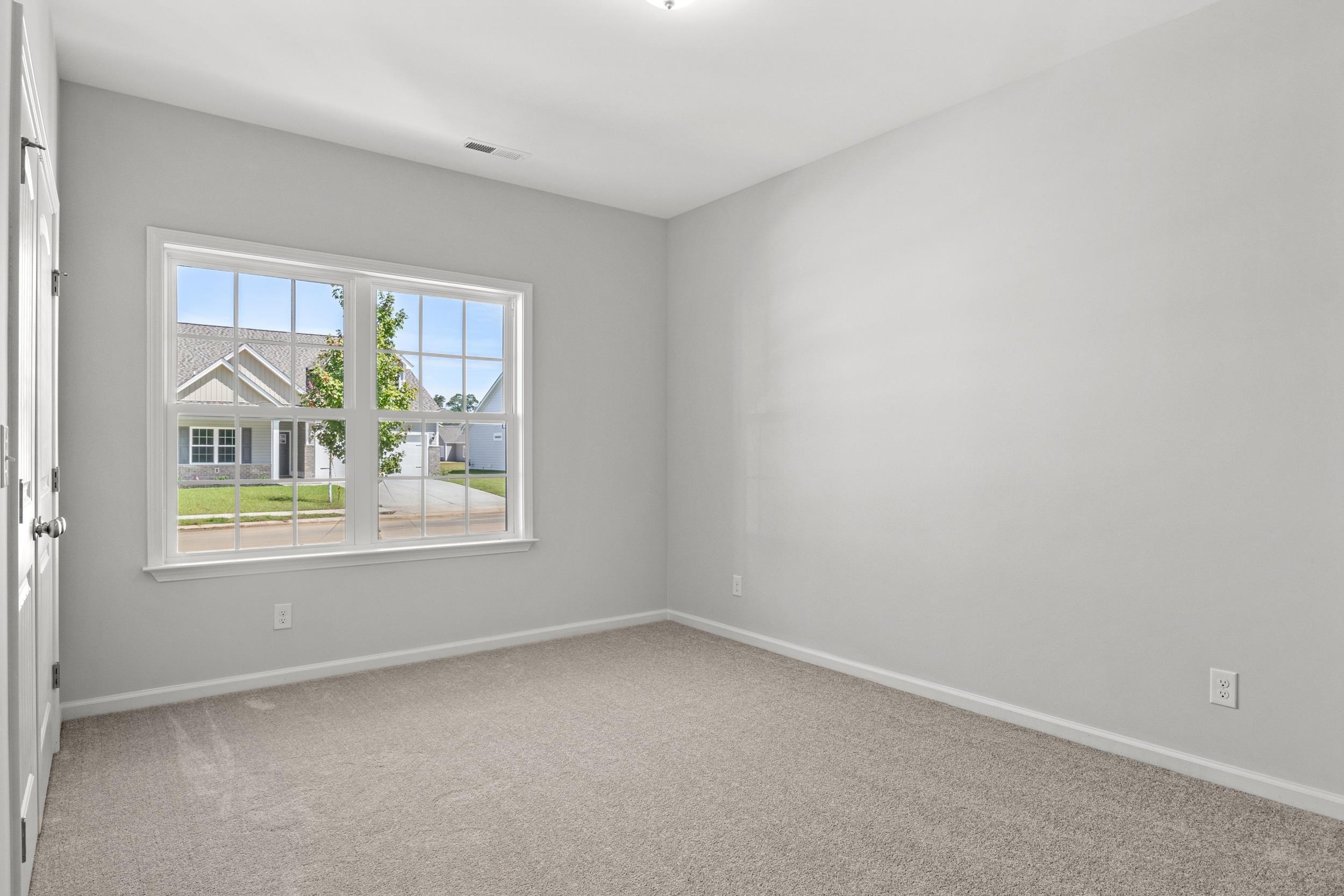 3240 Crooked Brook Dr. Property Photo 6