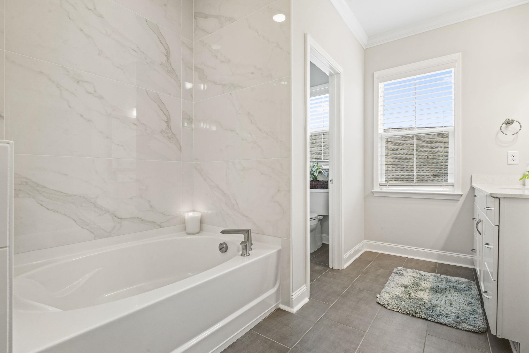 215 Delano Way Property Photo 23