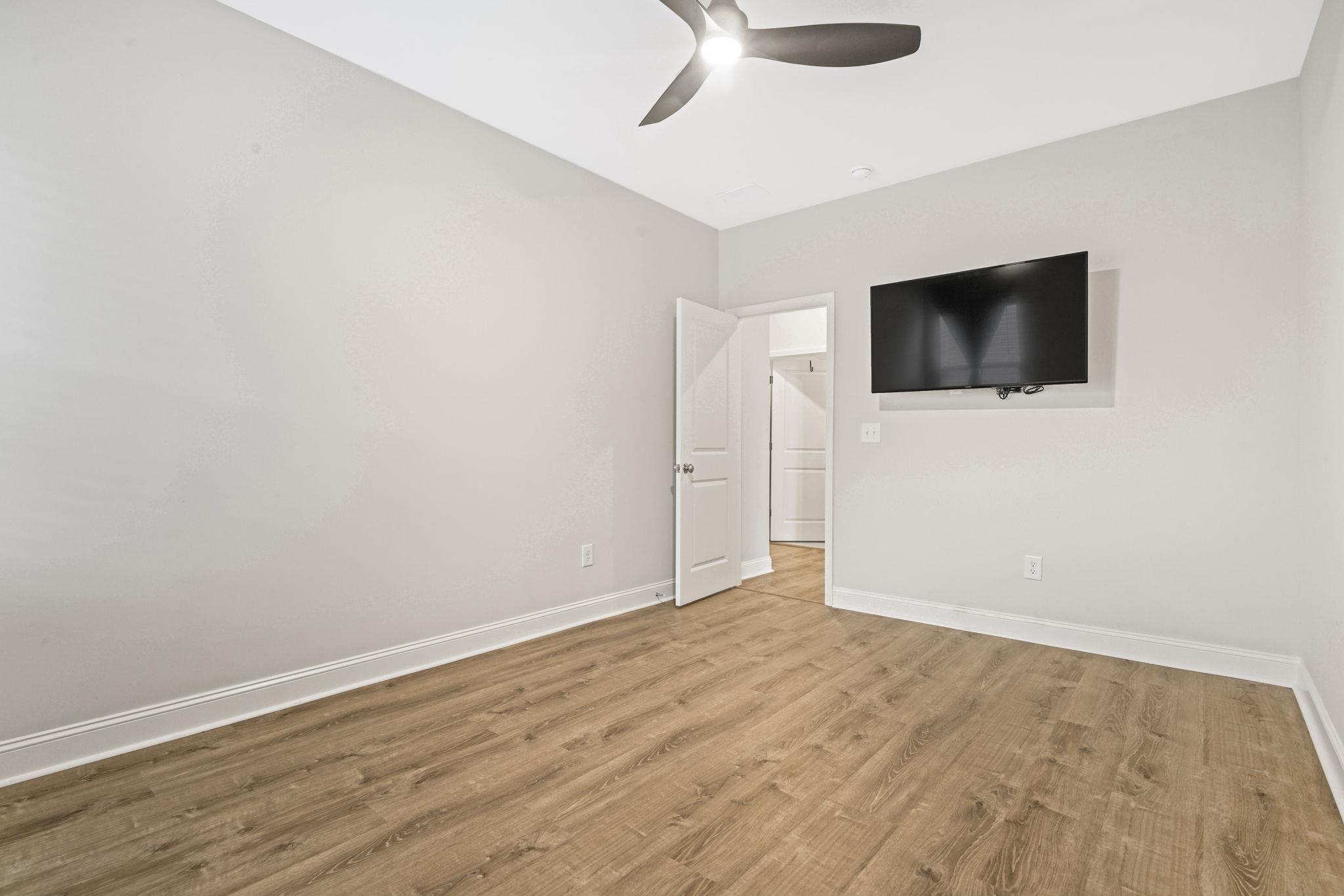 215 Delano Way Property Photo 29
