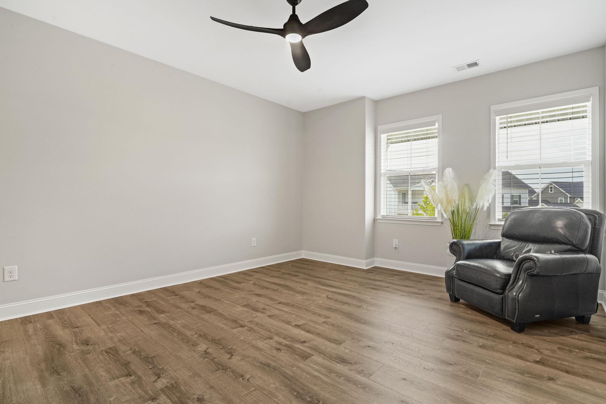 215 Delano Way Property Photo 32