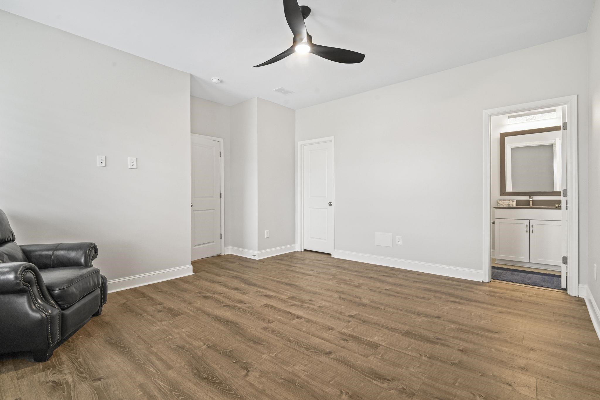 215 Delano Way Property Photo 33