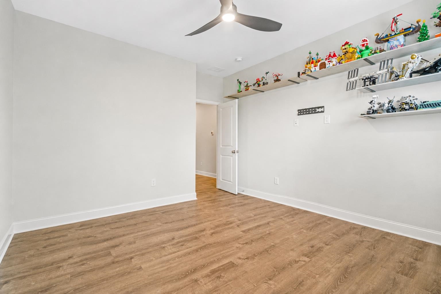 215 Delano Way Property Photo 35