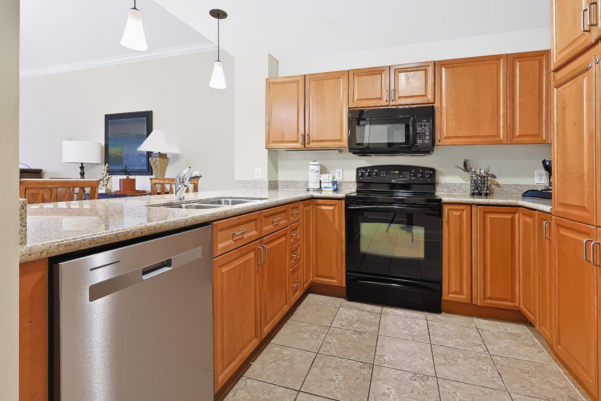 8121 Amalfi Pl. Property Photo 8