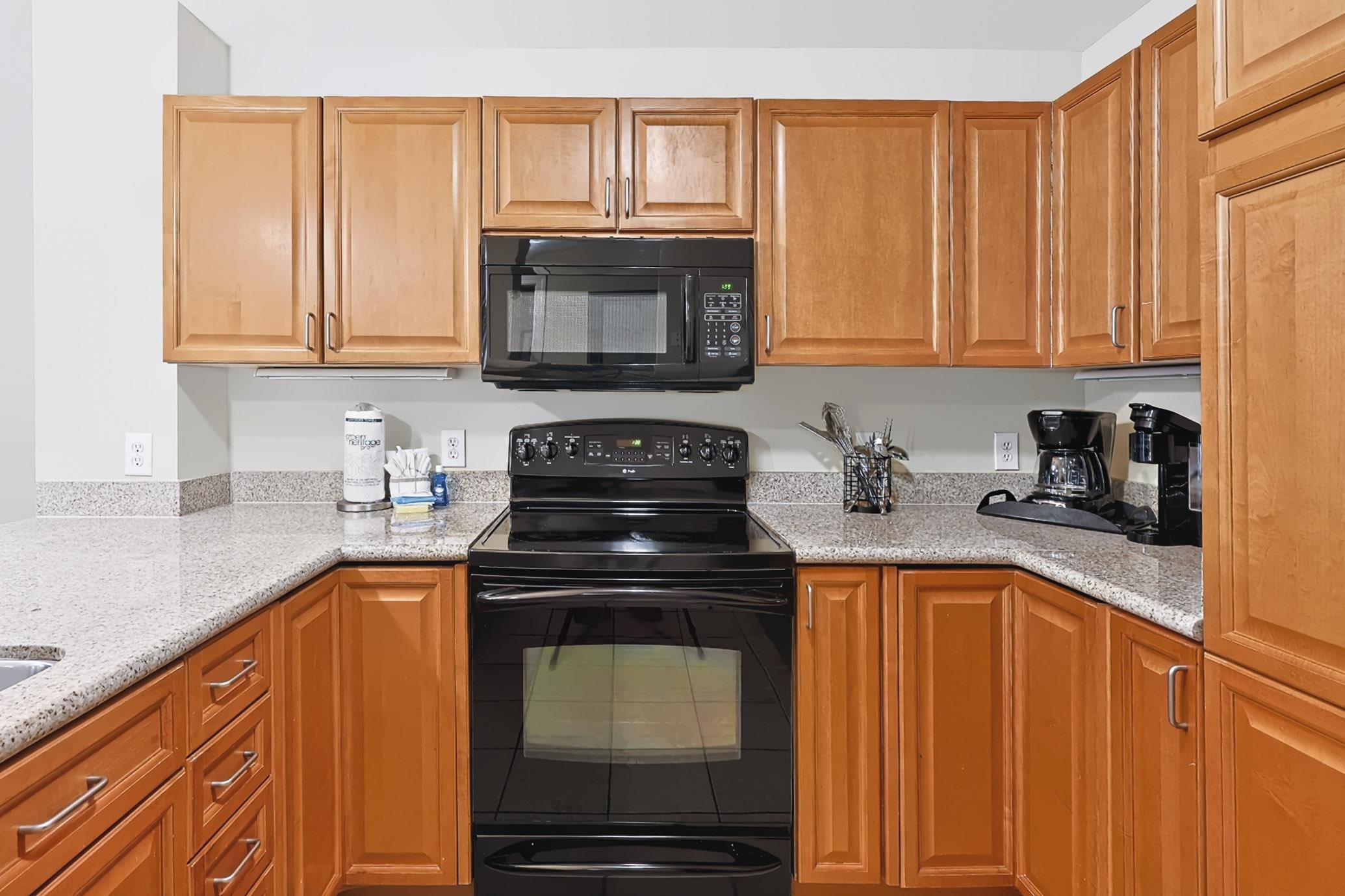 8121 Amalfi Pl. Property Photo 9