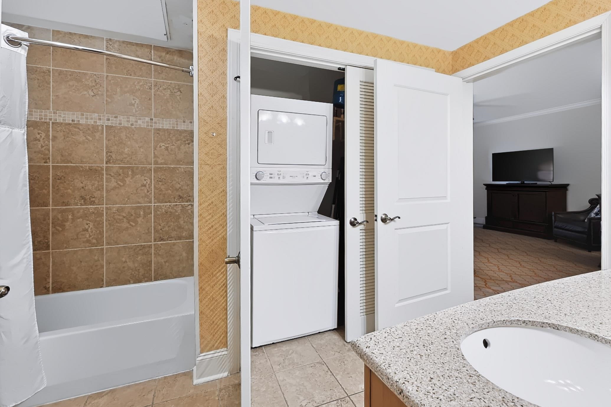 8121 Amalfi Pl. Property Photo 16
