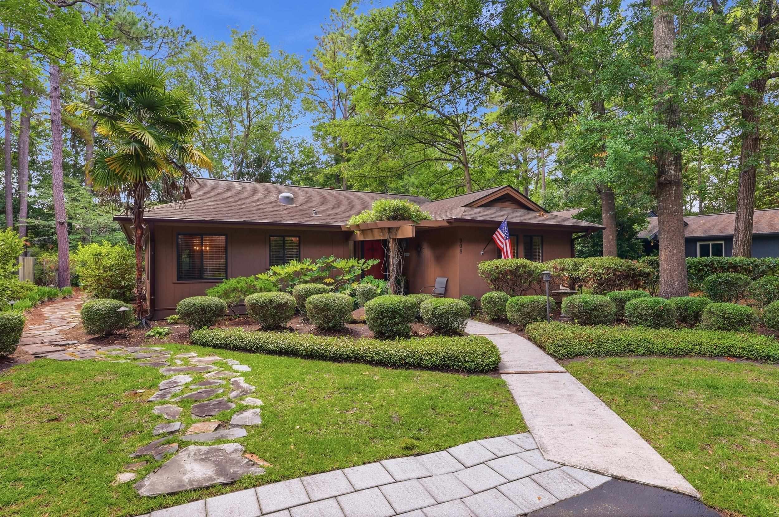 908 Briarwood Dr. Property Photo 1