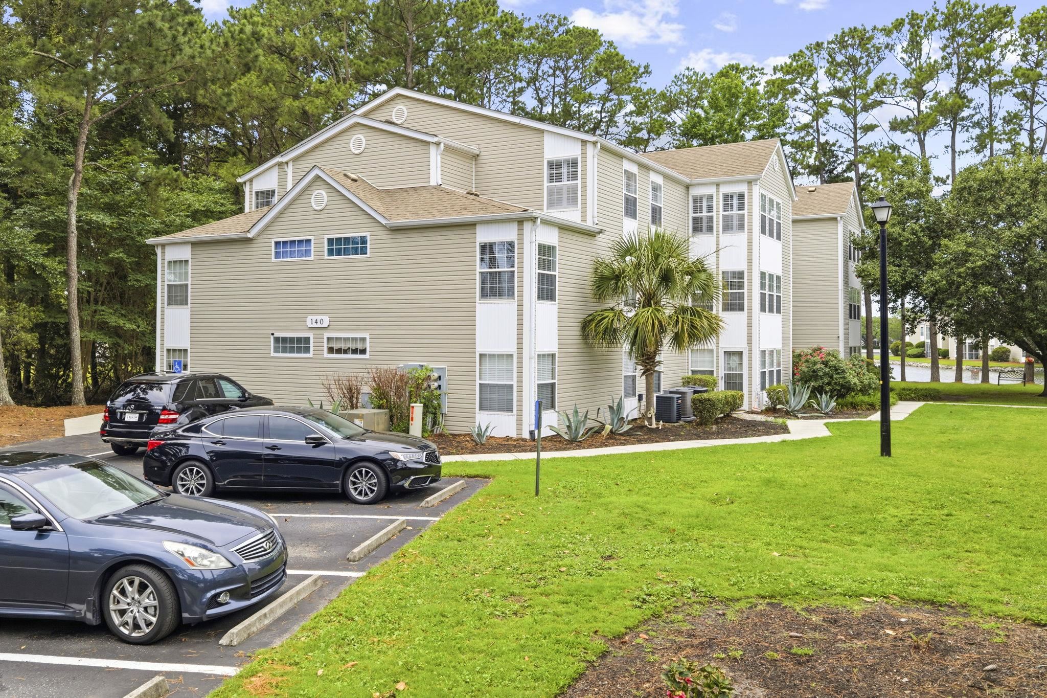140 Spanish Oak Ct. Property Photo 2