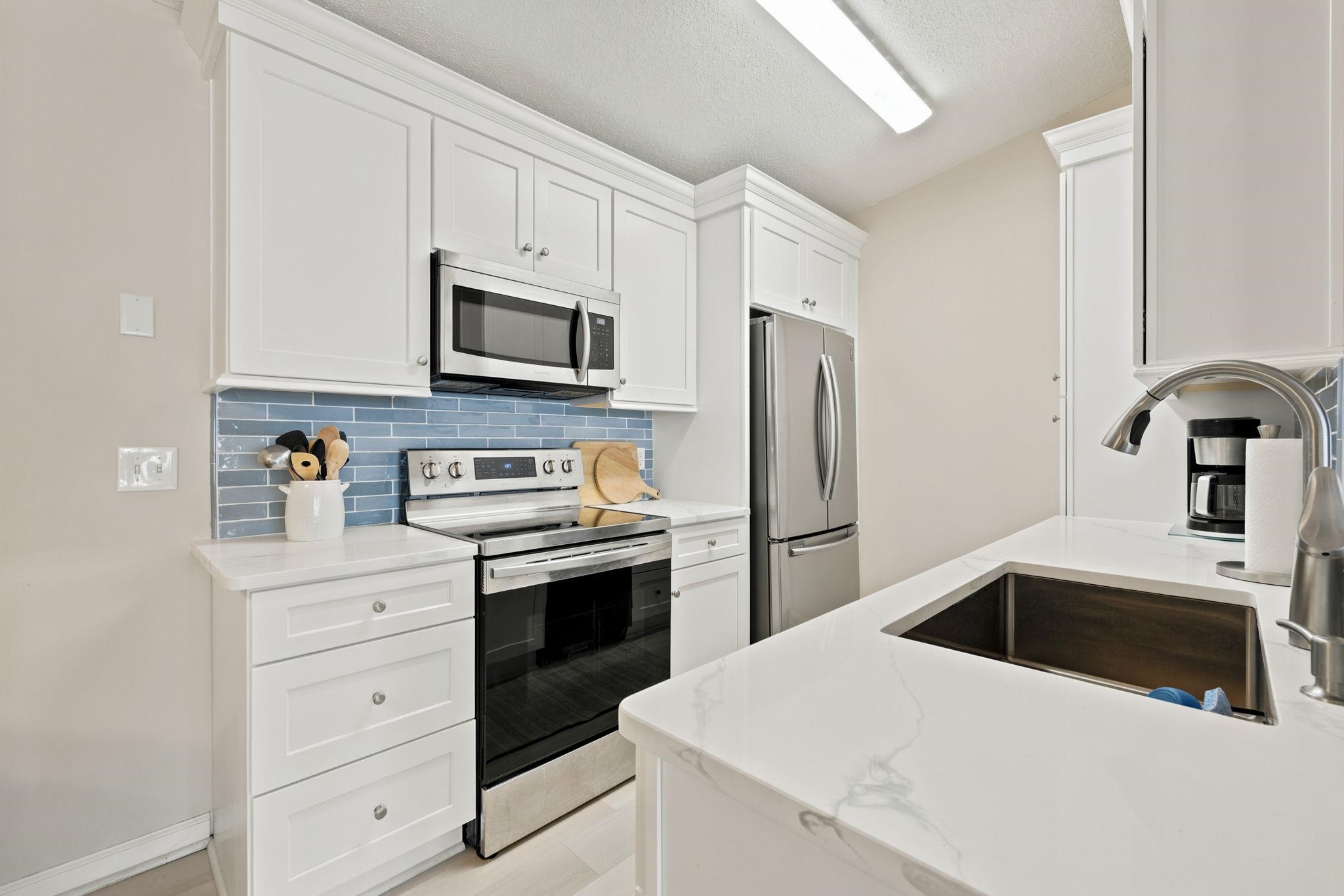 140 Spanish Oak Ct. Property Photo 9