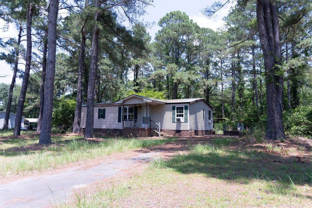 1175 Pond View Dr. Property Photo 1