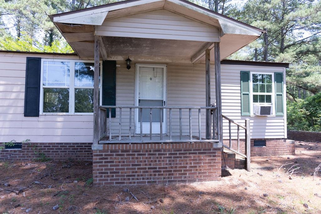 1175 Pond View Dr. Property Photo 3